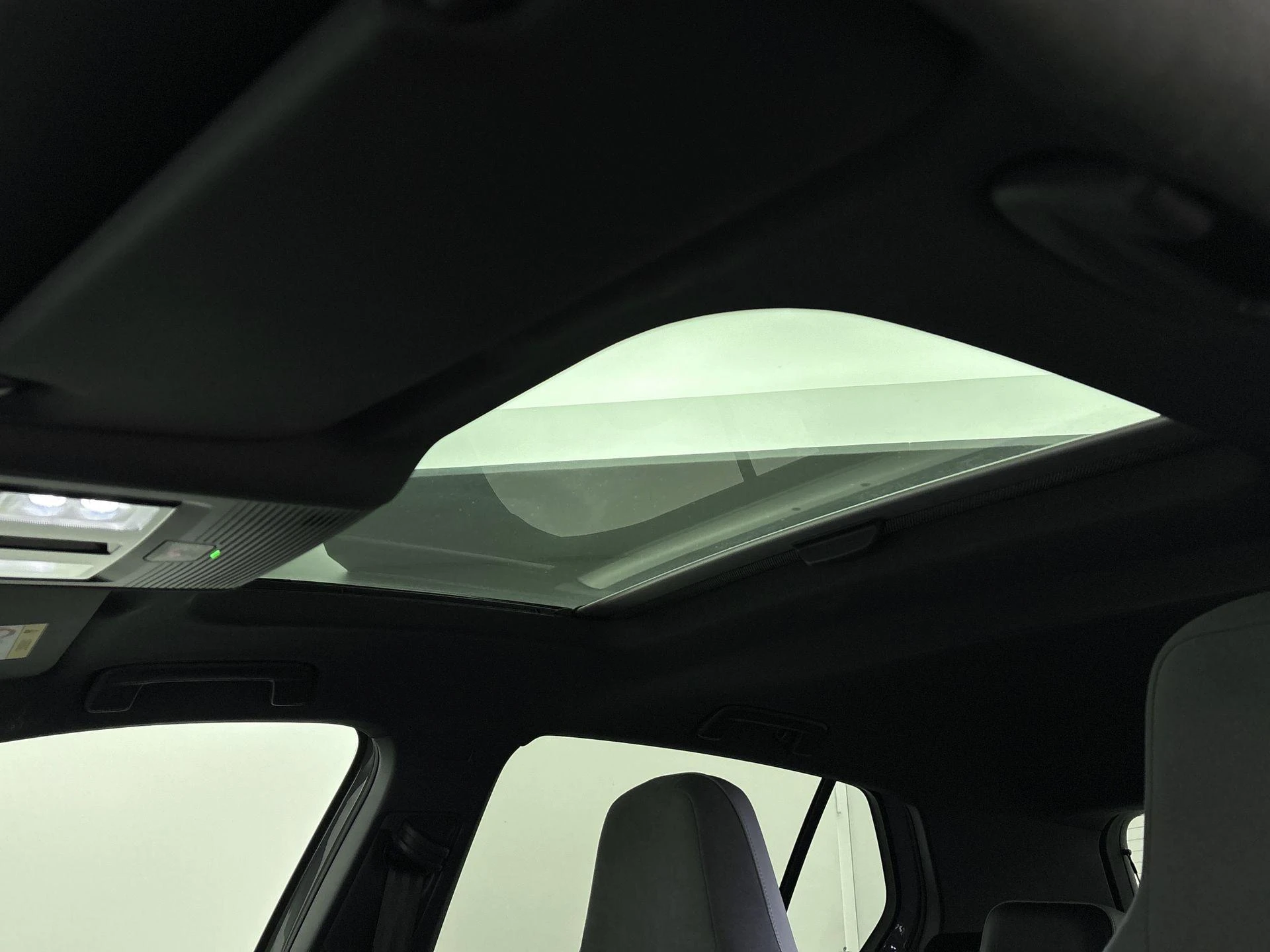 Volkswagen-Golf-image-21