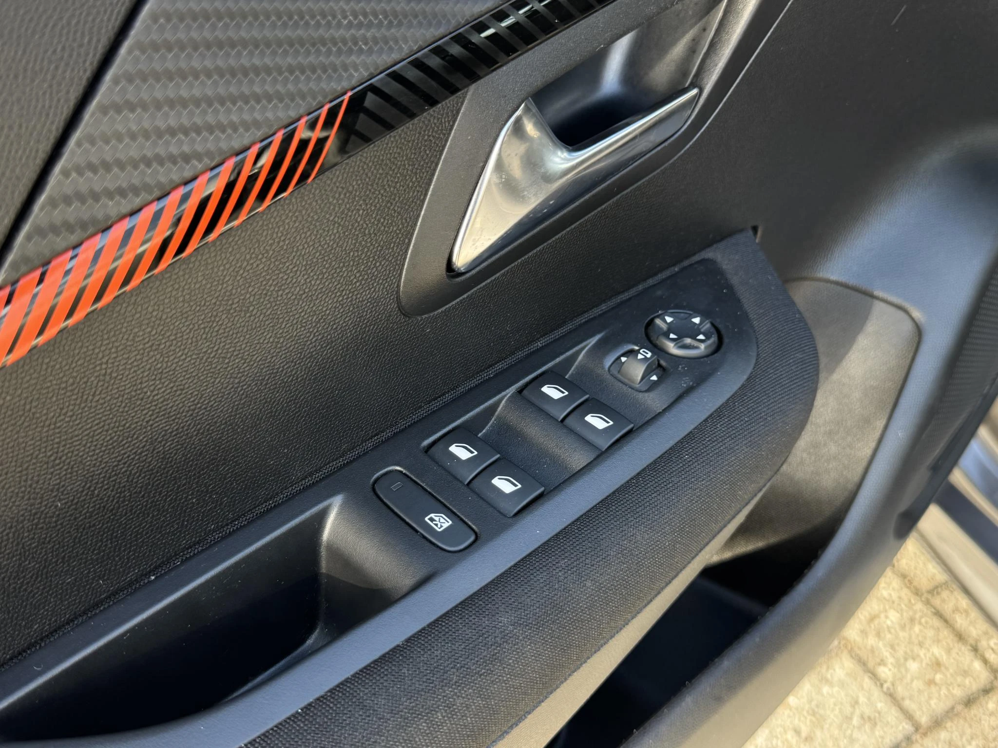 Peugeot-208-image-9