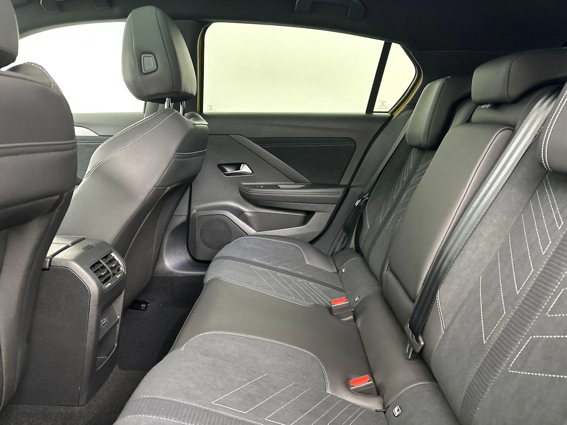 Opel-Astra-image-10