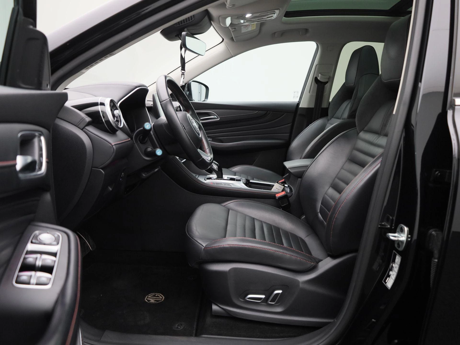 MG EHS 1.5T Luxury