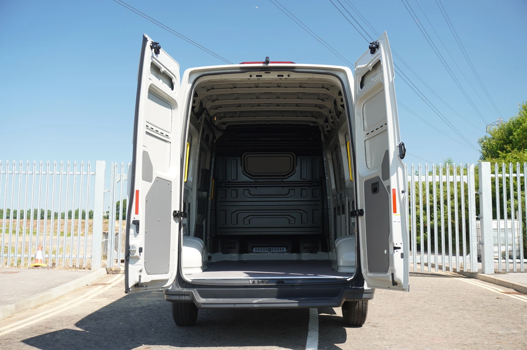 Volkswagen-Crafter-image-10