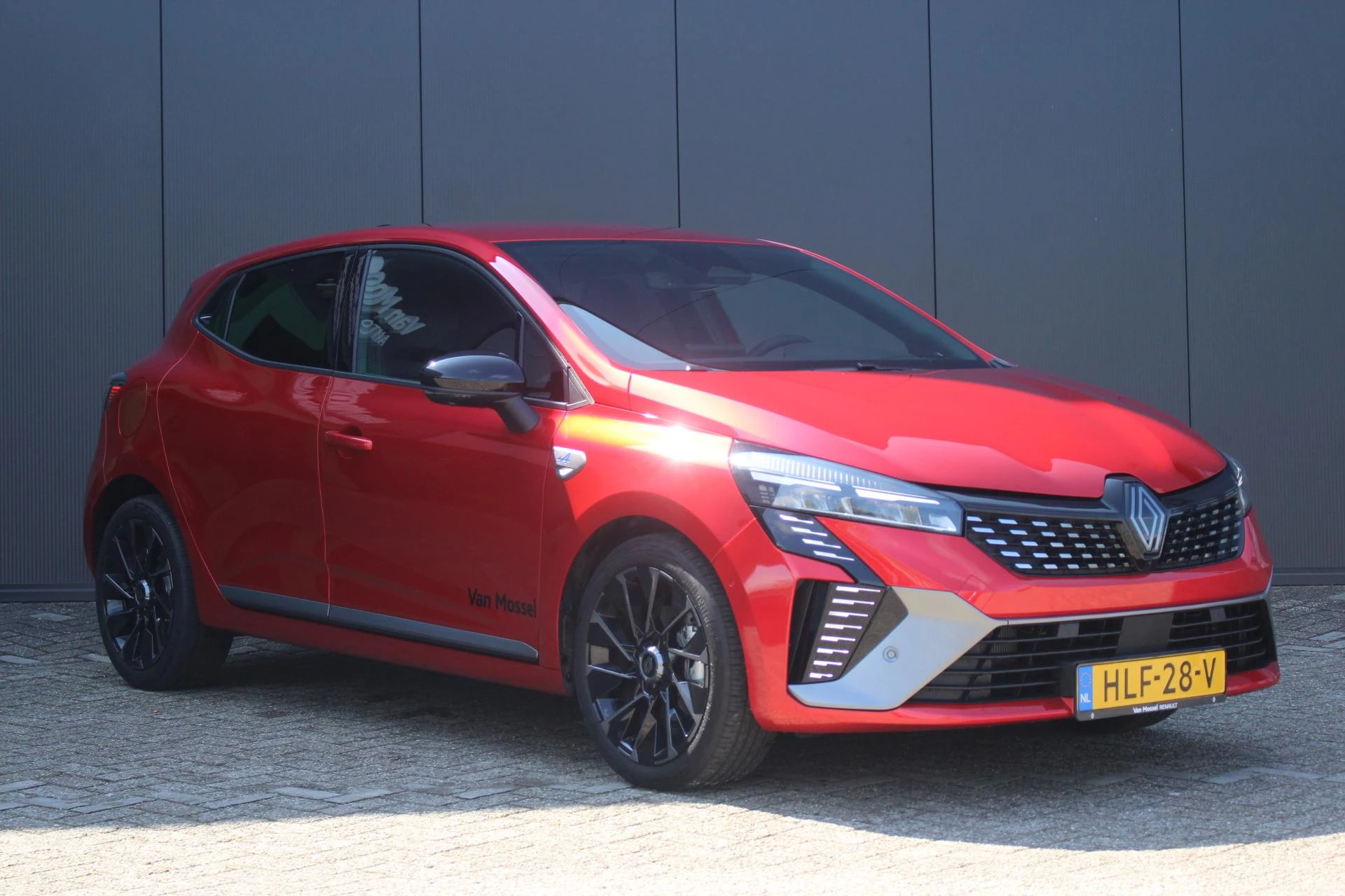 Renault-Clio-image-2