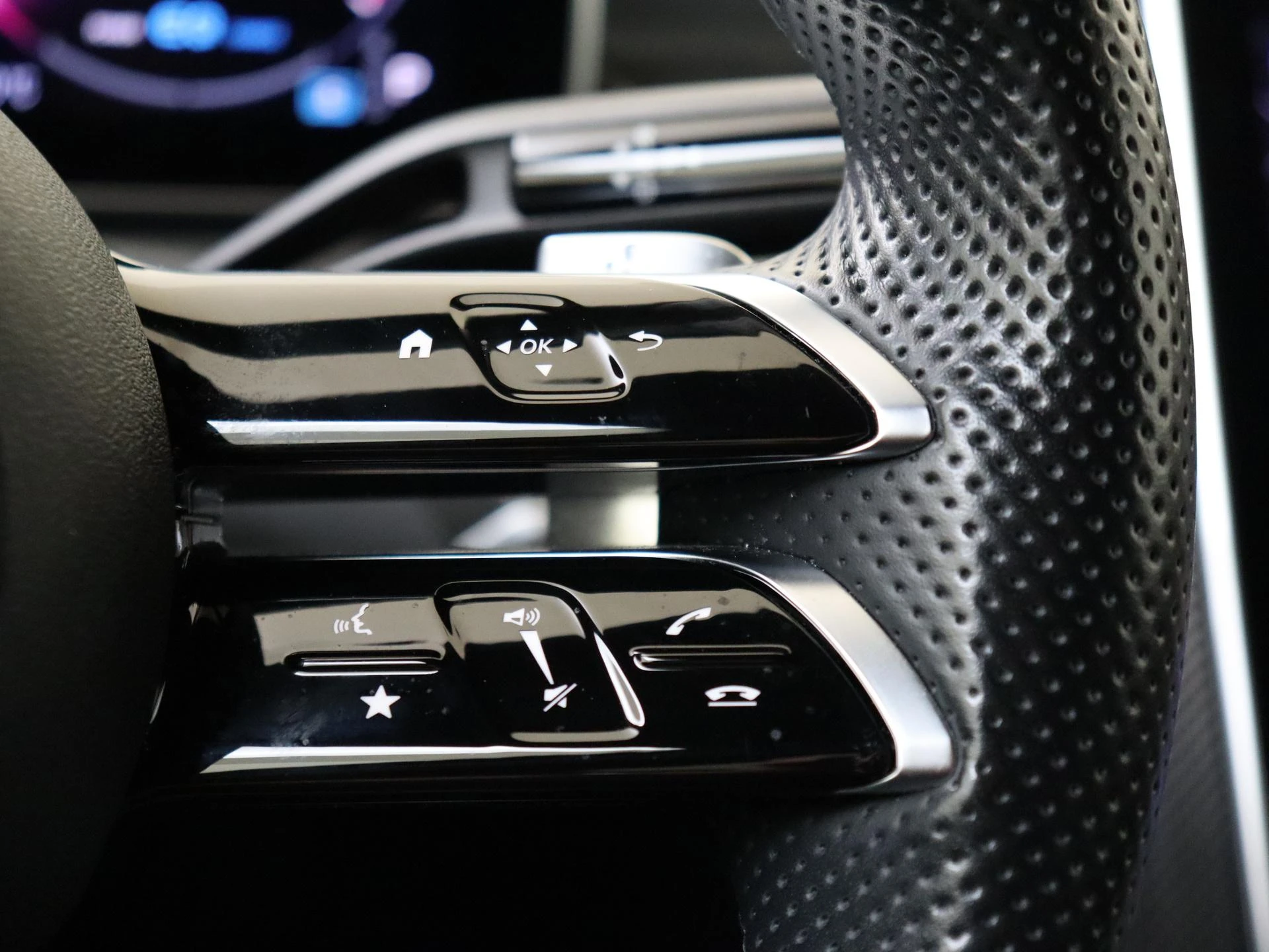 Mercedes-Benz-C-Klasse-image-12
