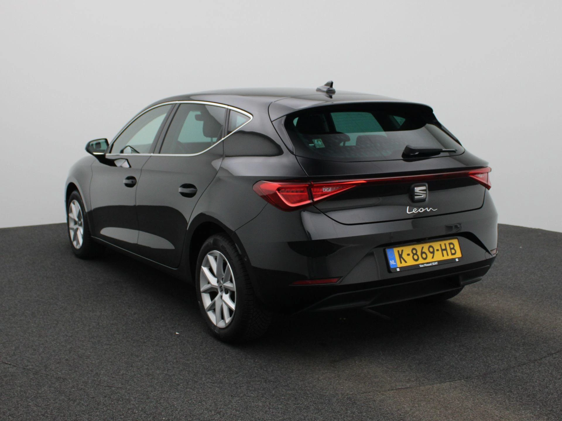 SEAT-Leon-image-1