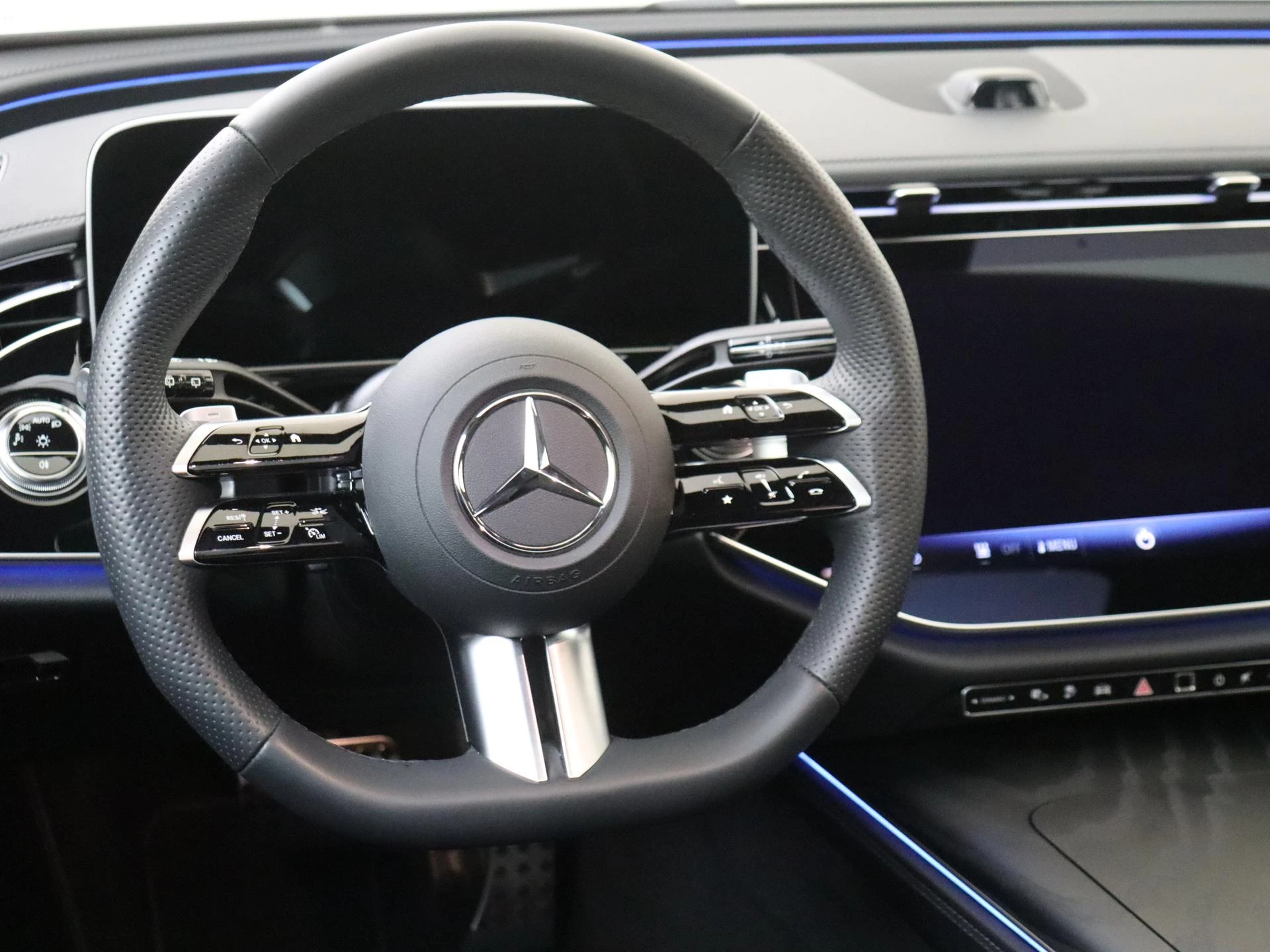 Mercedes-Benz-E-Klasse-image-12