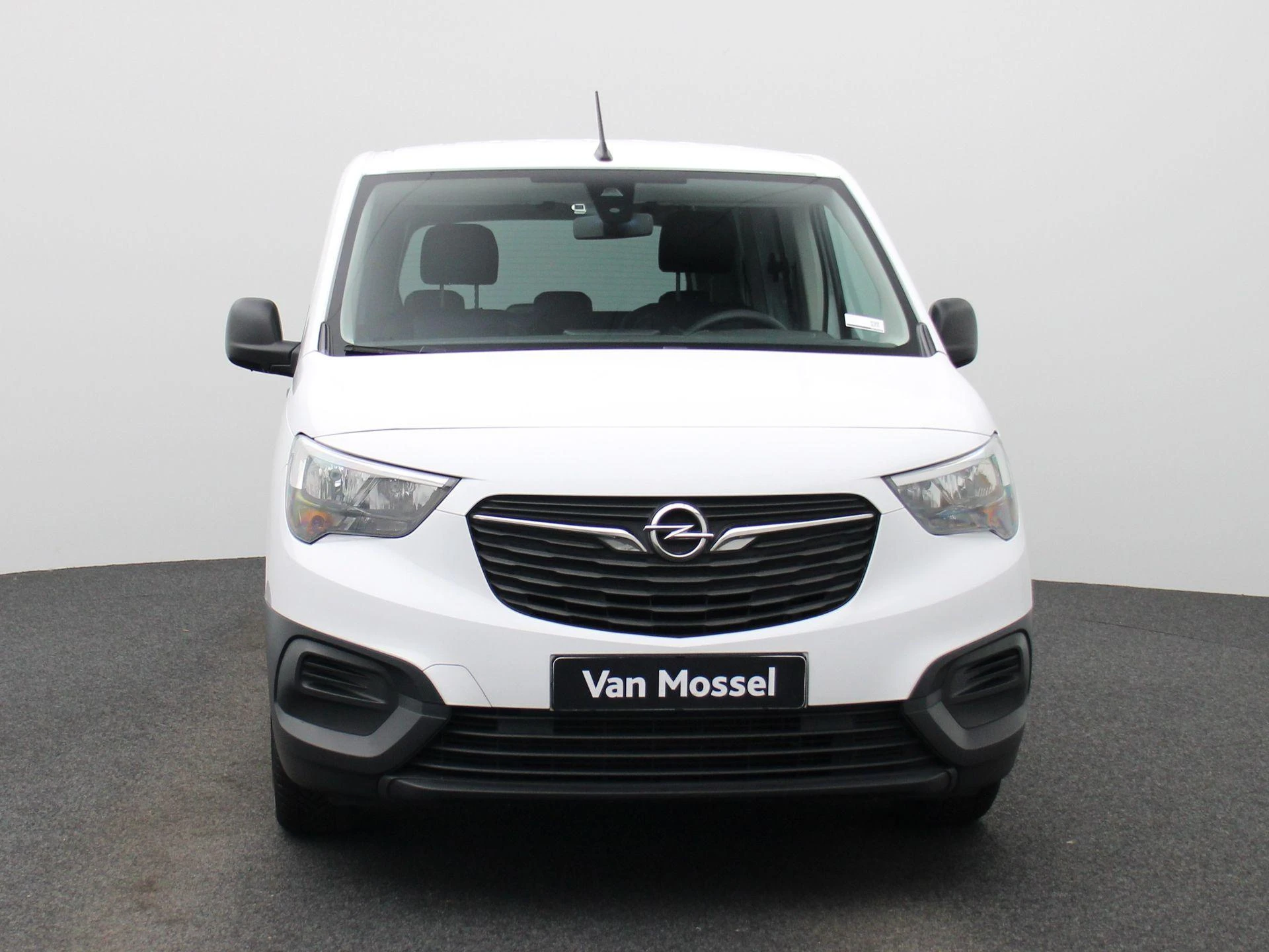 Opel-Combo Life-image-2