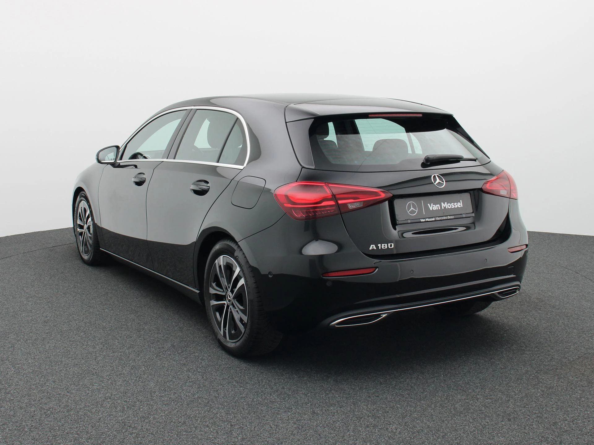 Mercedes-Benz-A-Klasse-image-1