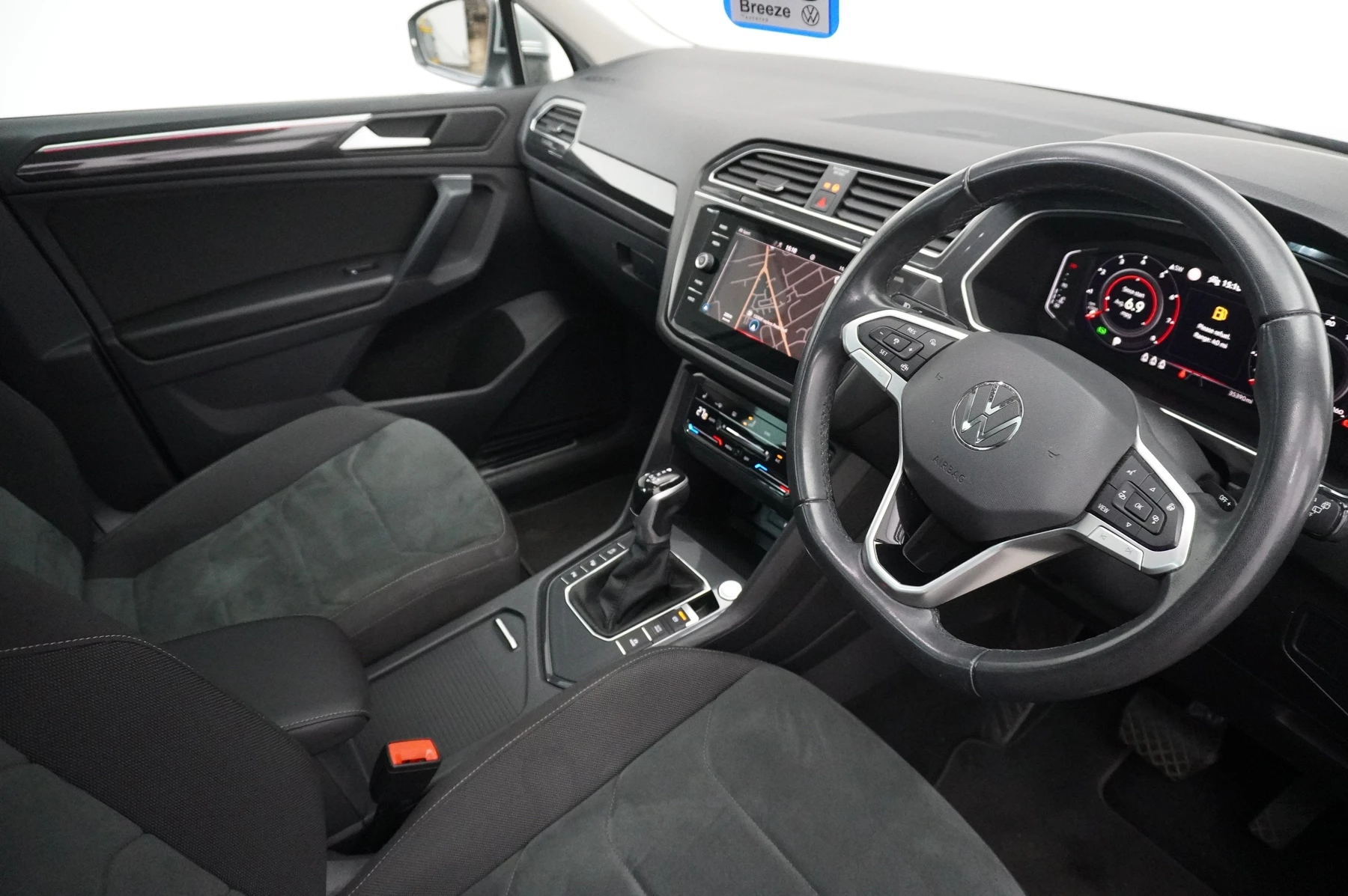 Volkswagen-Tiguan-image-5