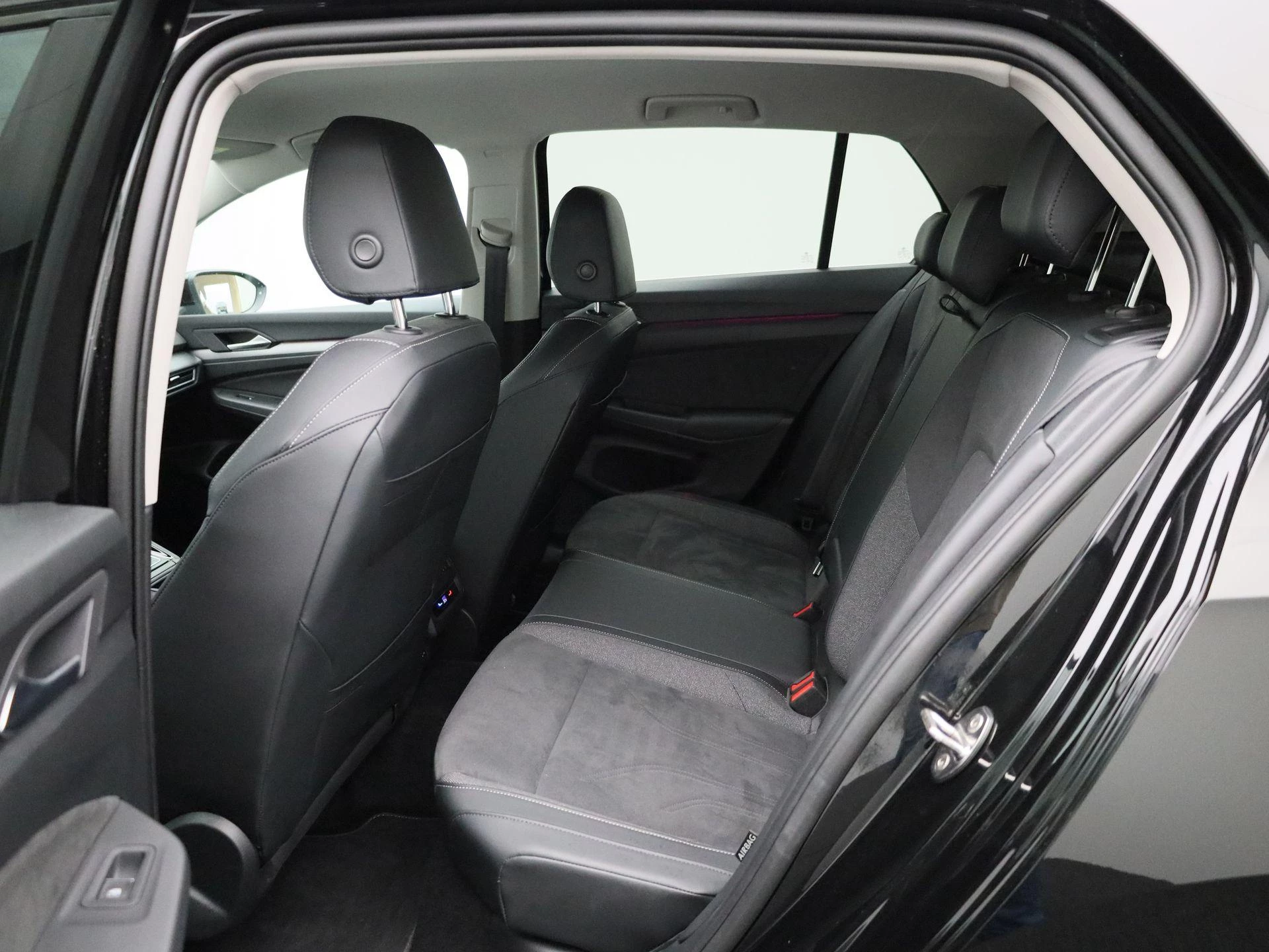 Volkswagen Golf 1.5 eHybrid Style Edition 204 PK|