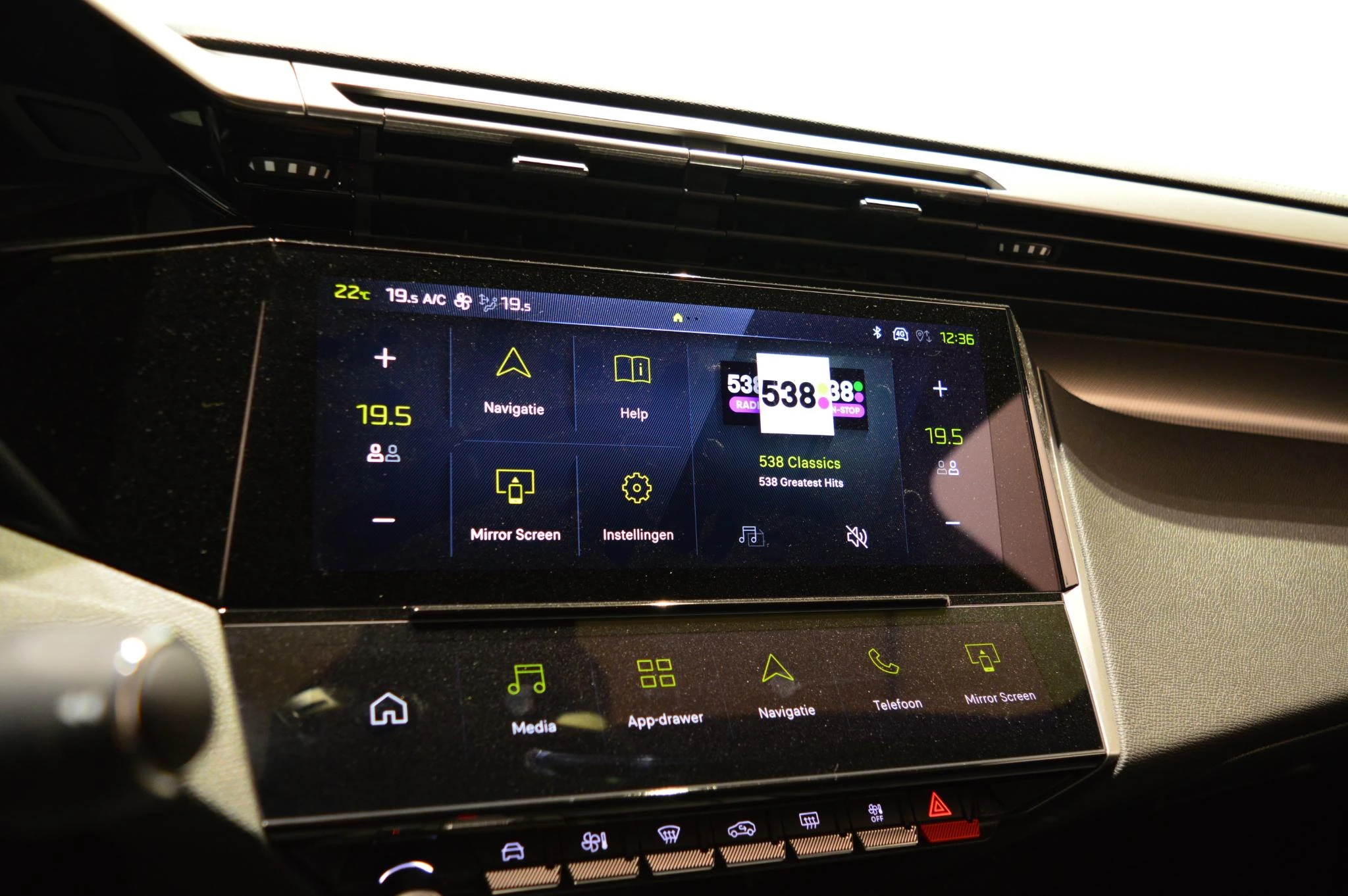 Peugeot-408-image-14