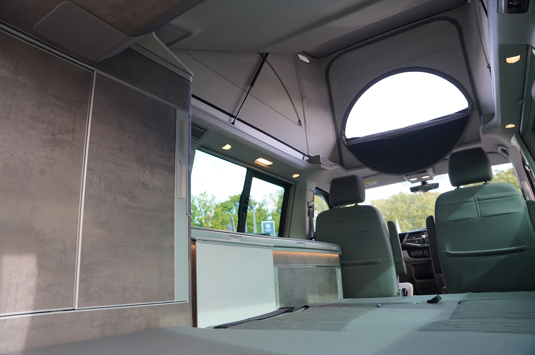 Volkswagen-California-image-12