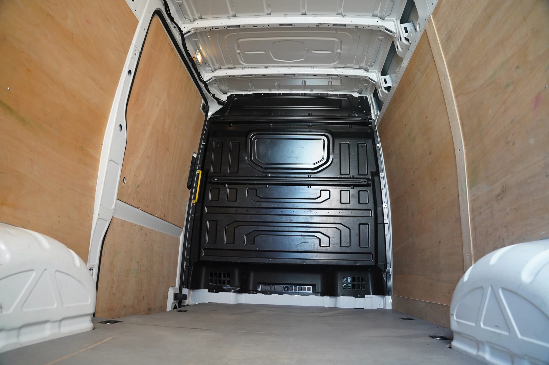Volkswagen-Crafter-image-9