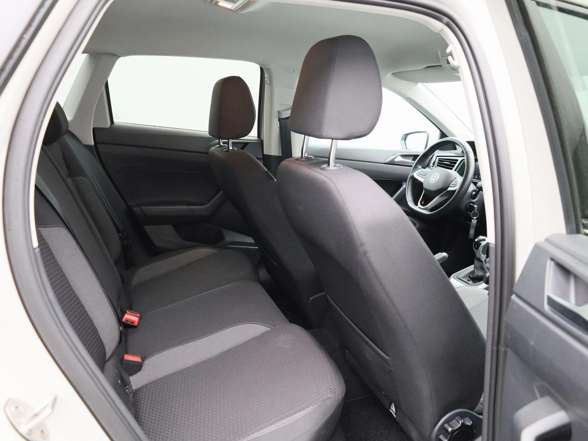 Volkswagen-Polo-image-29