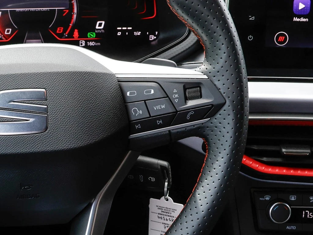 SEAT-Arona-image-15