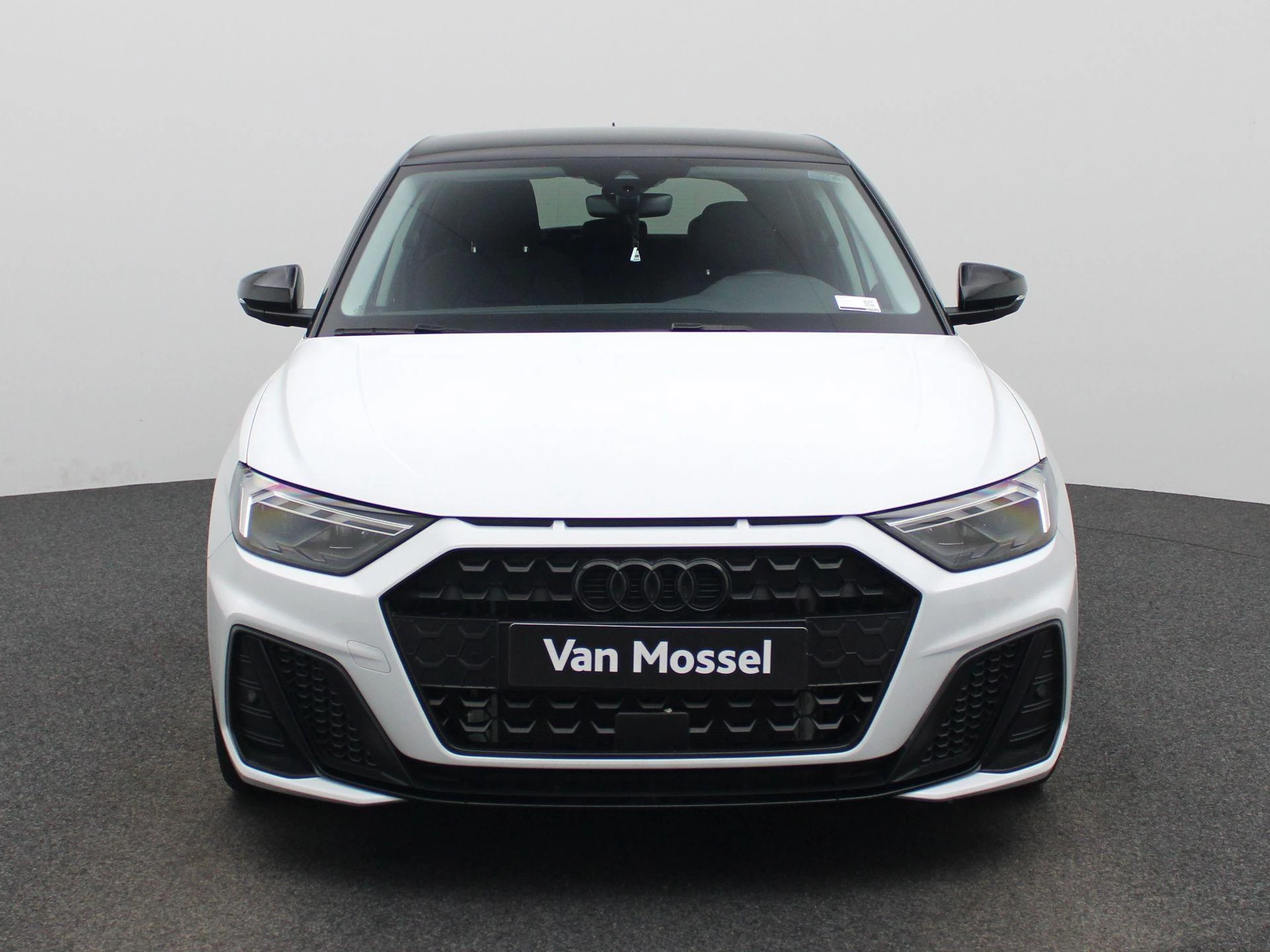 Audi-A1 Sportback-image-1