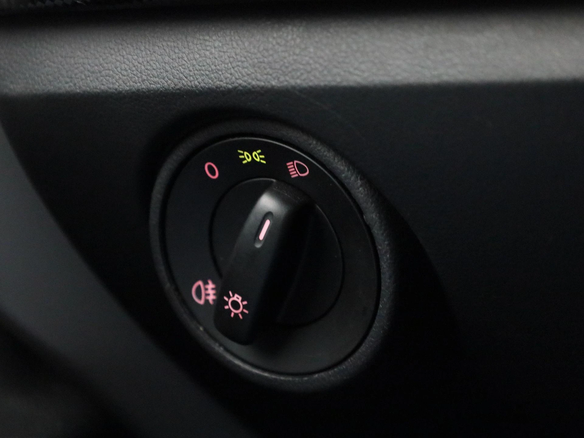 Volkswagen-up!-image-14