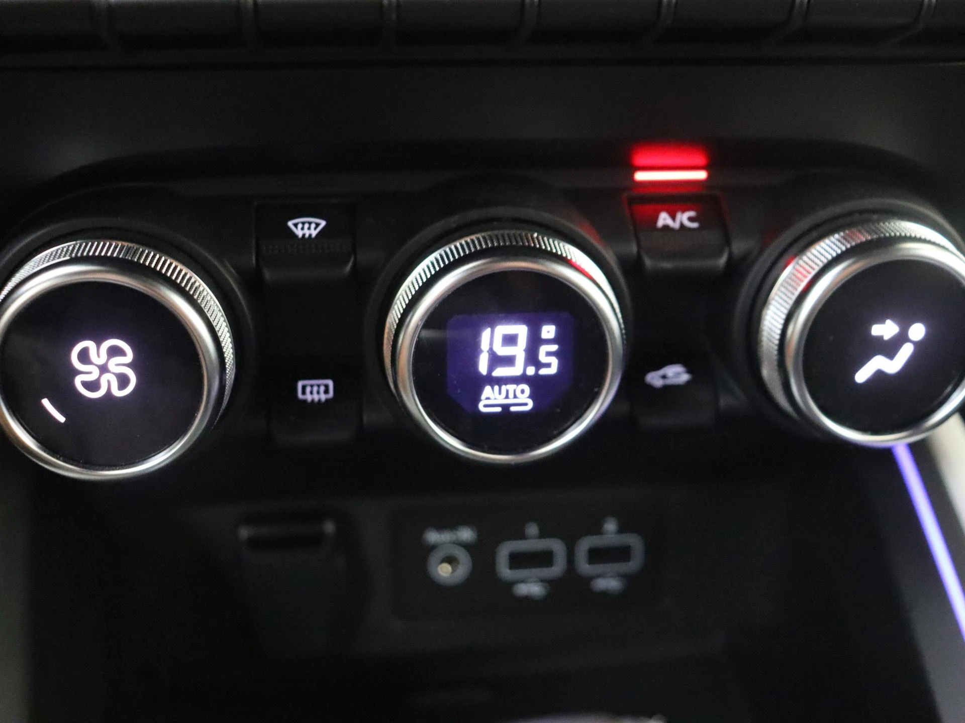 Renault-Clio-image-18
