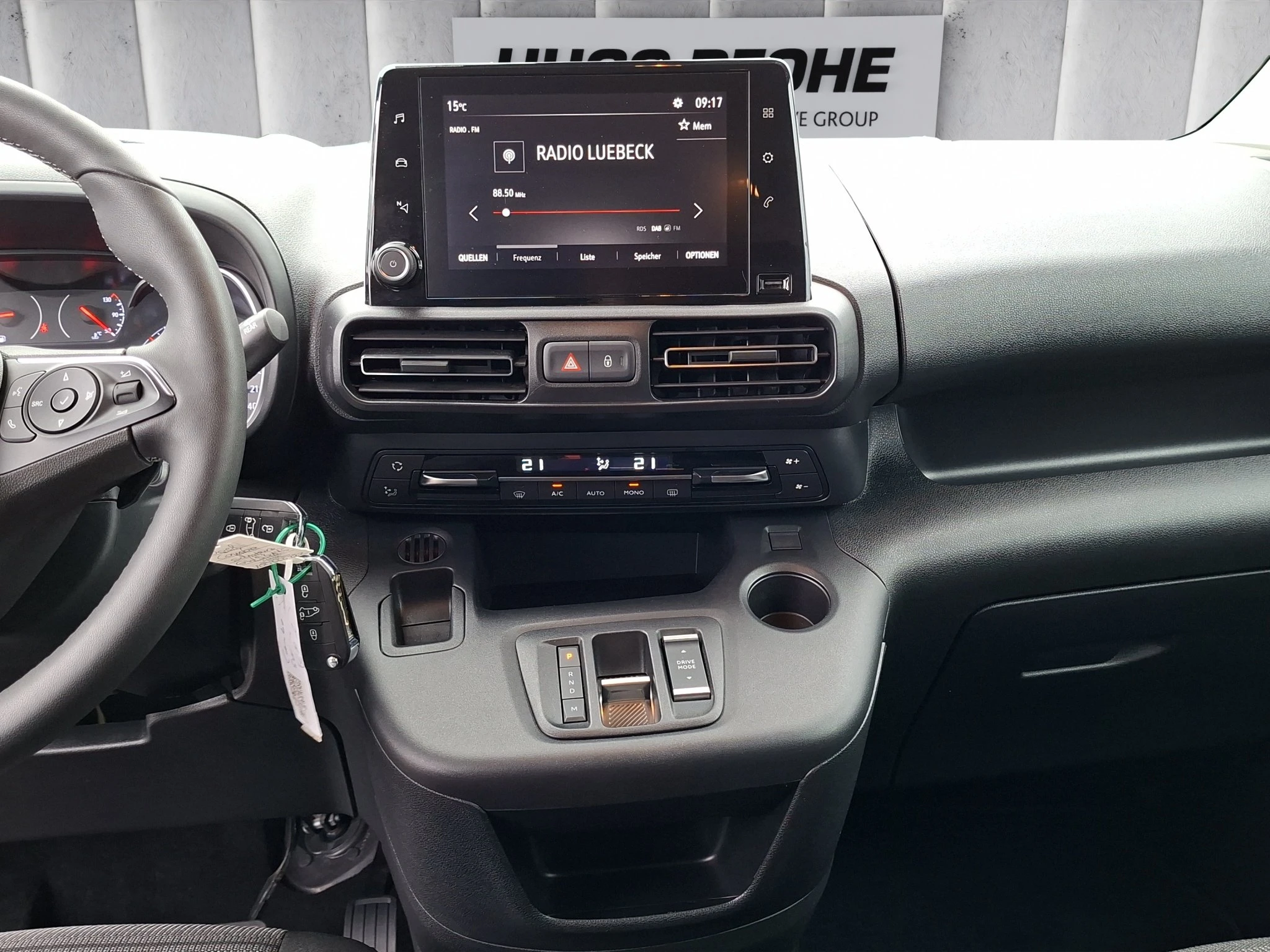 Opel-Combo-e Life-image-13