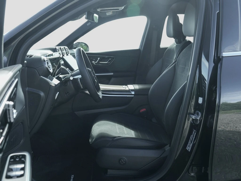 Mercedes-Benz-GLC-image-17