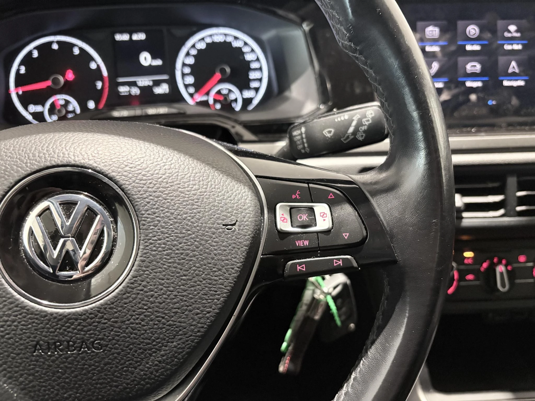 Volkswagen-Polo-image-13