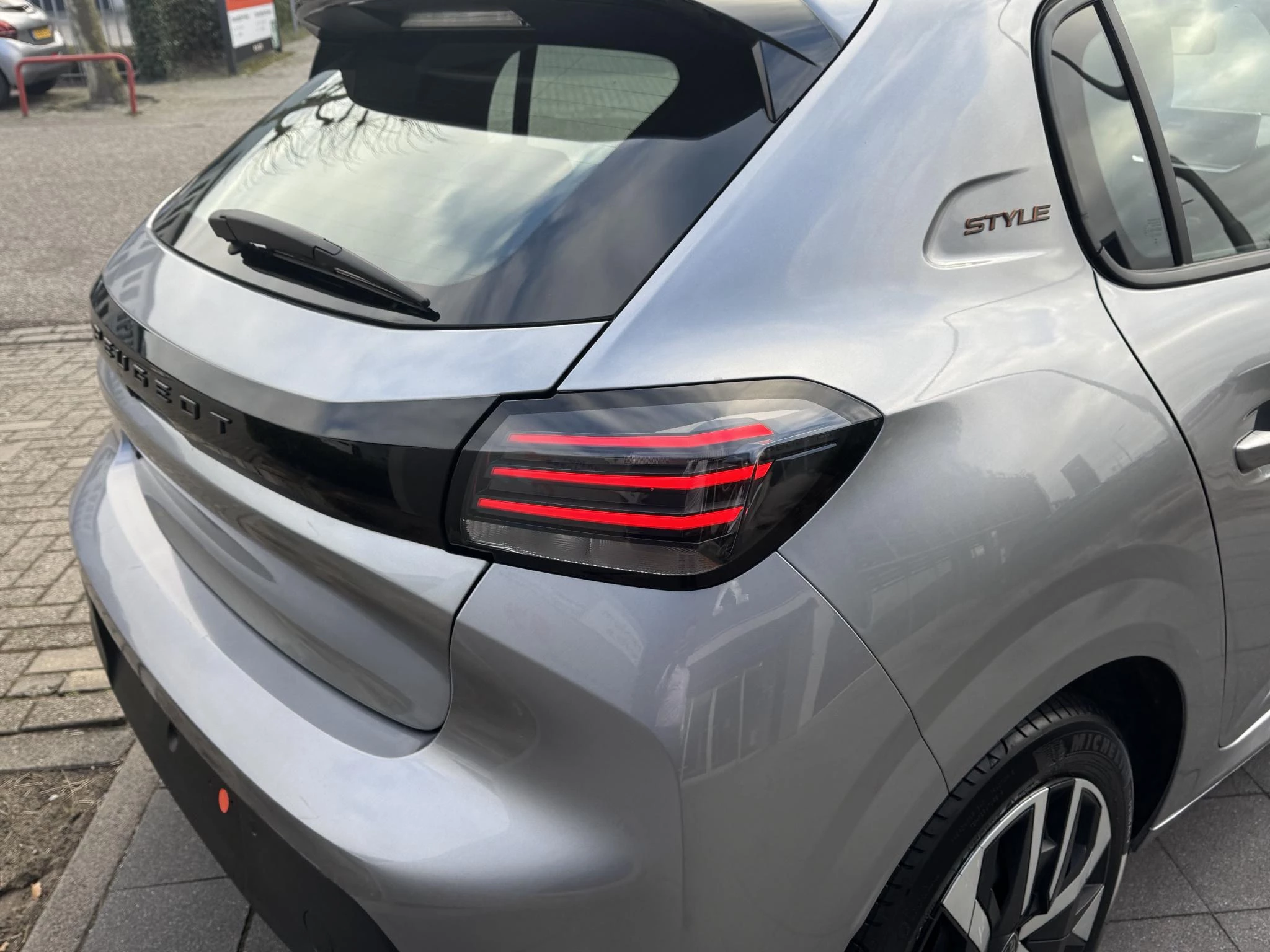 Peugeot-208-image-10