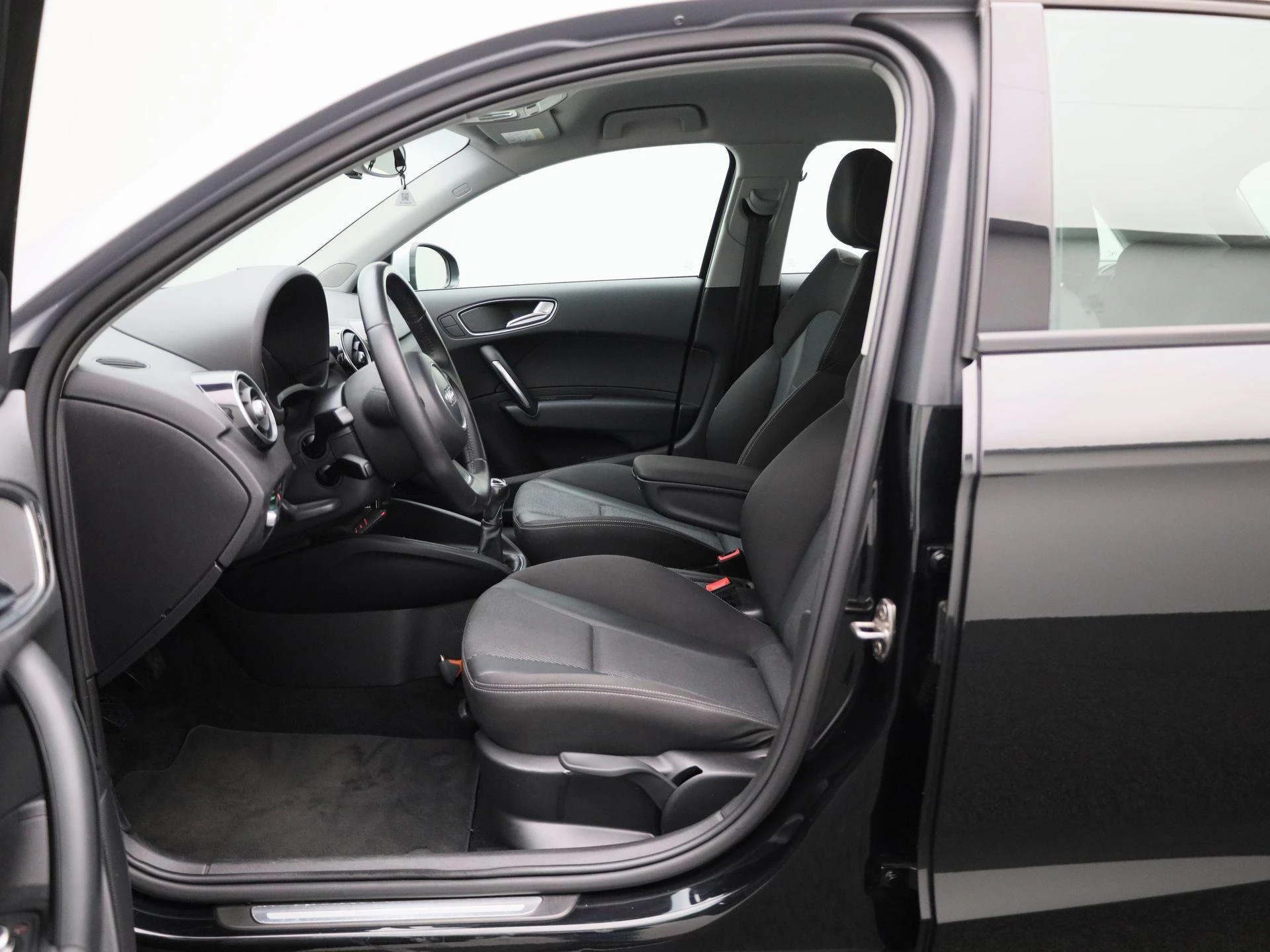 Audi-A1 Sportback-image-8