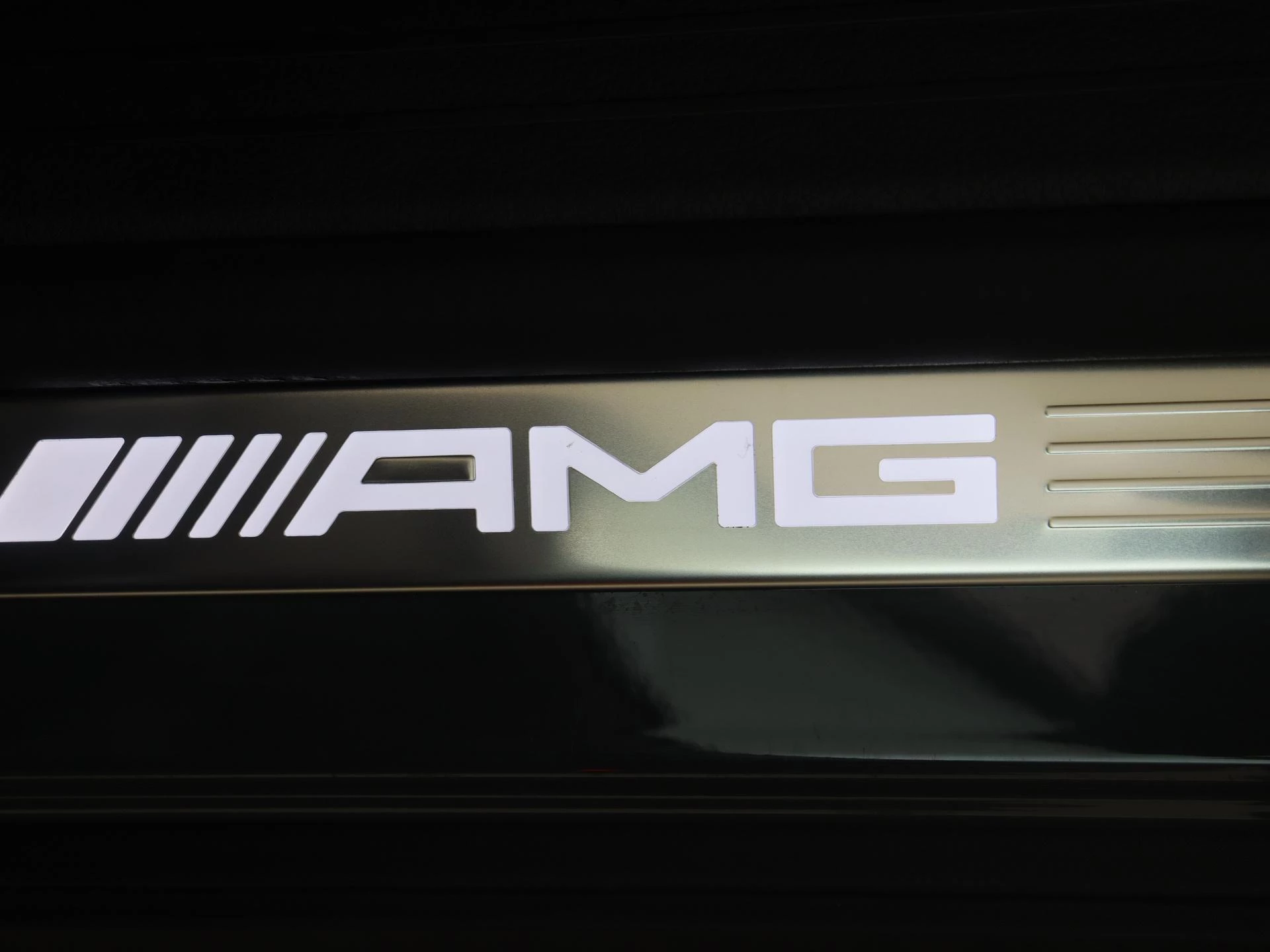 Mercedes-Benz-GLE-image-16