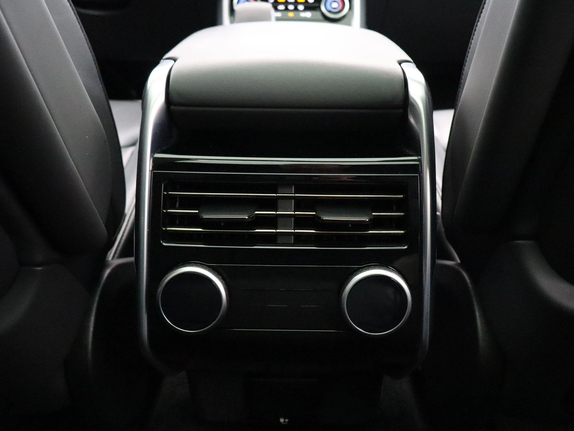 Land Rover-Range Rover-image-41