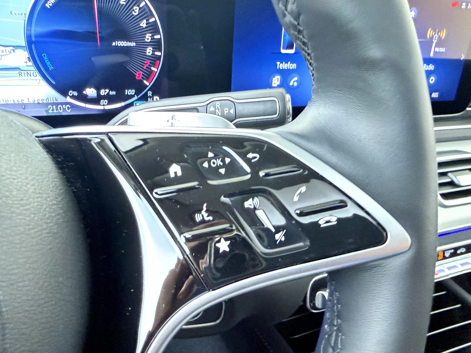 Mercedes-Benz-GLE-image-14