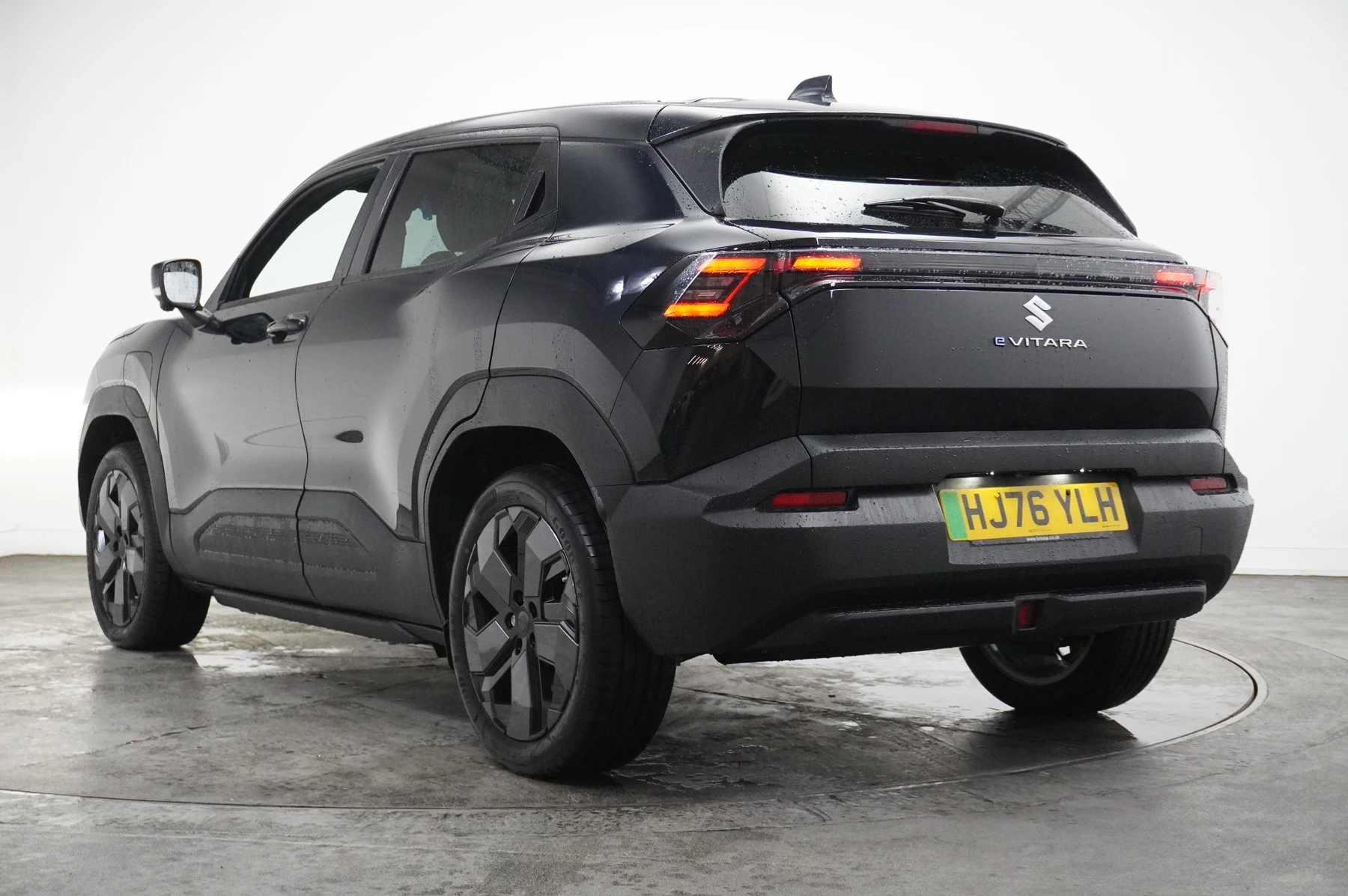 Suzuki-e Vitara-image-2