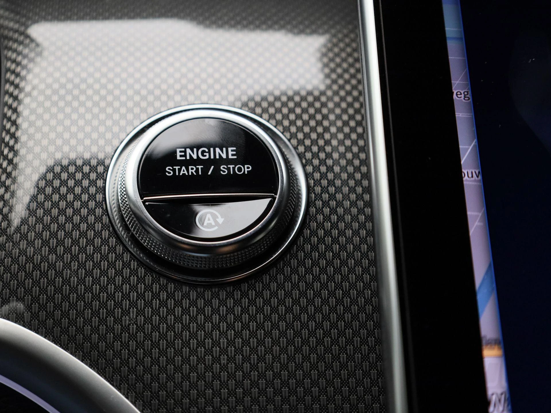 Mercedes-Benz-GLC-image-18