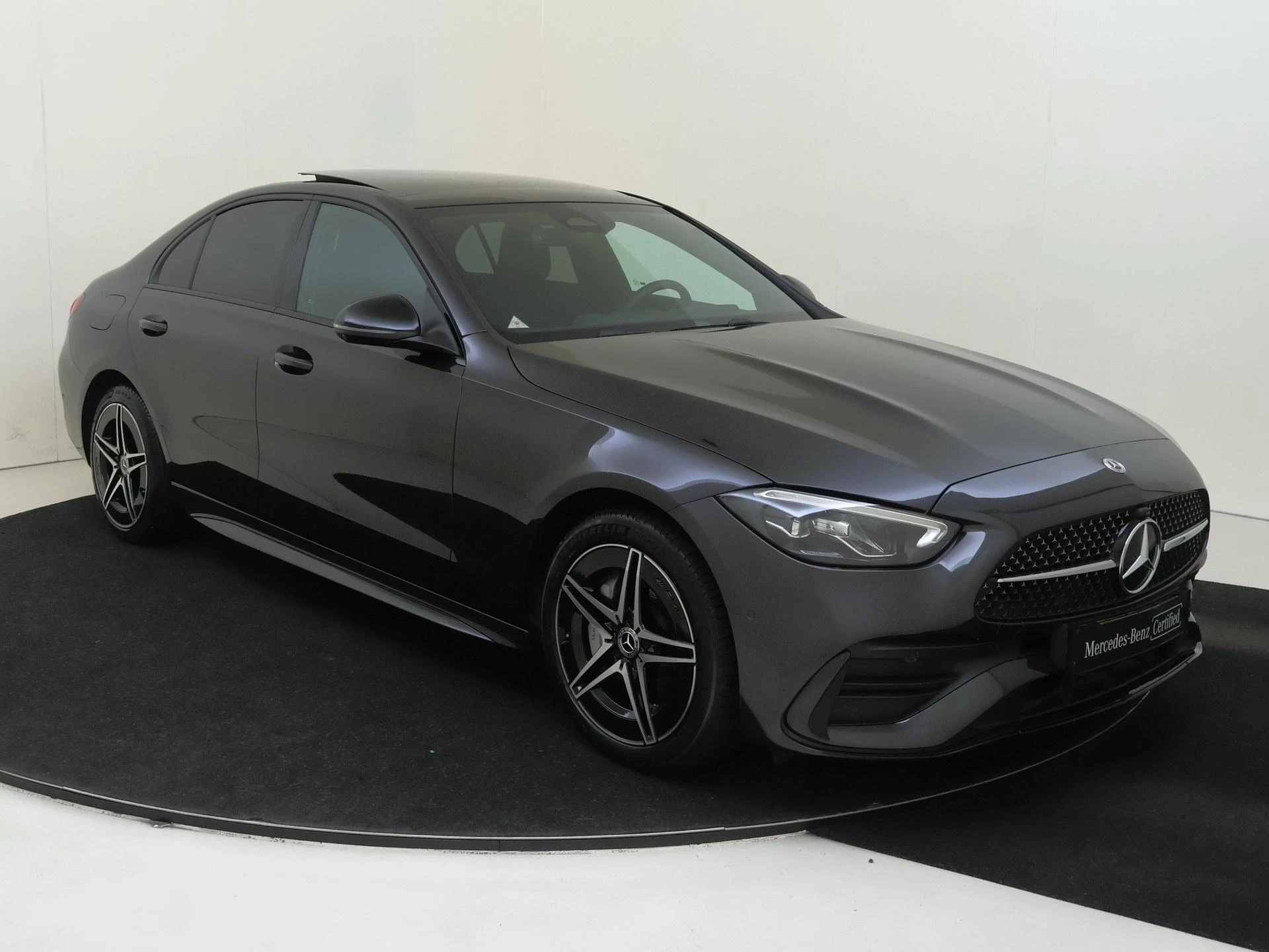 Mercedes-Benz-C-Klasse-image-1