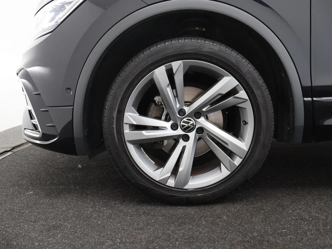 Volkswagen-Tiguan Allspace-image-3