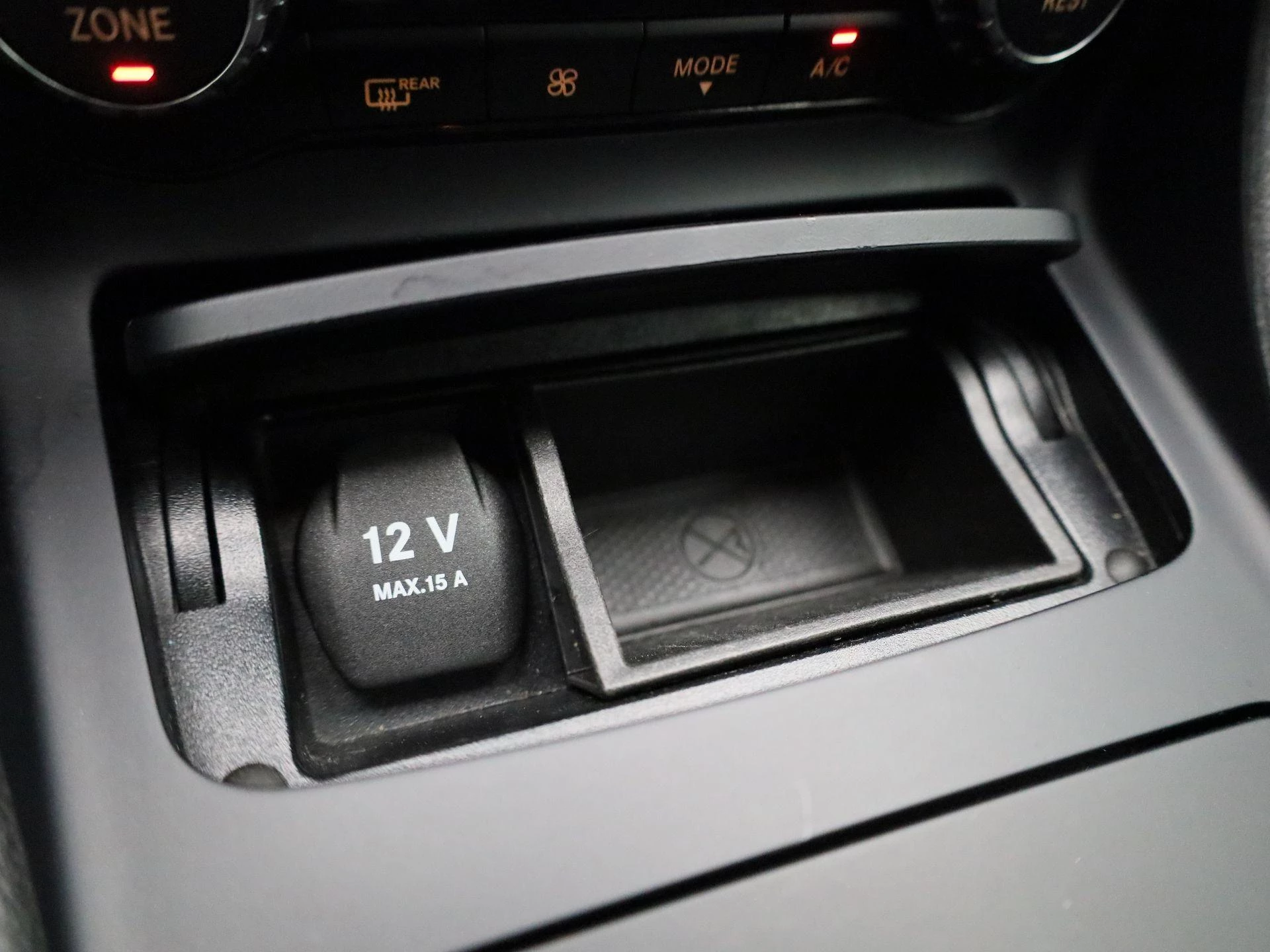 Mercedes-Benz-GLA-image-28