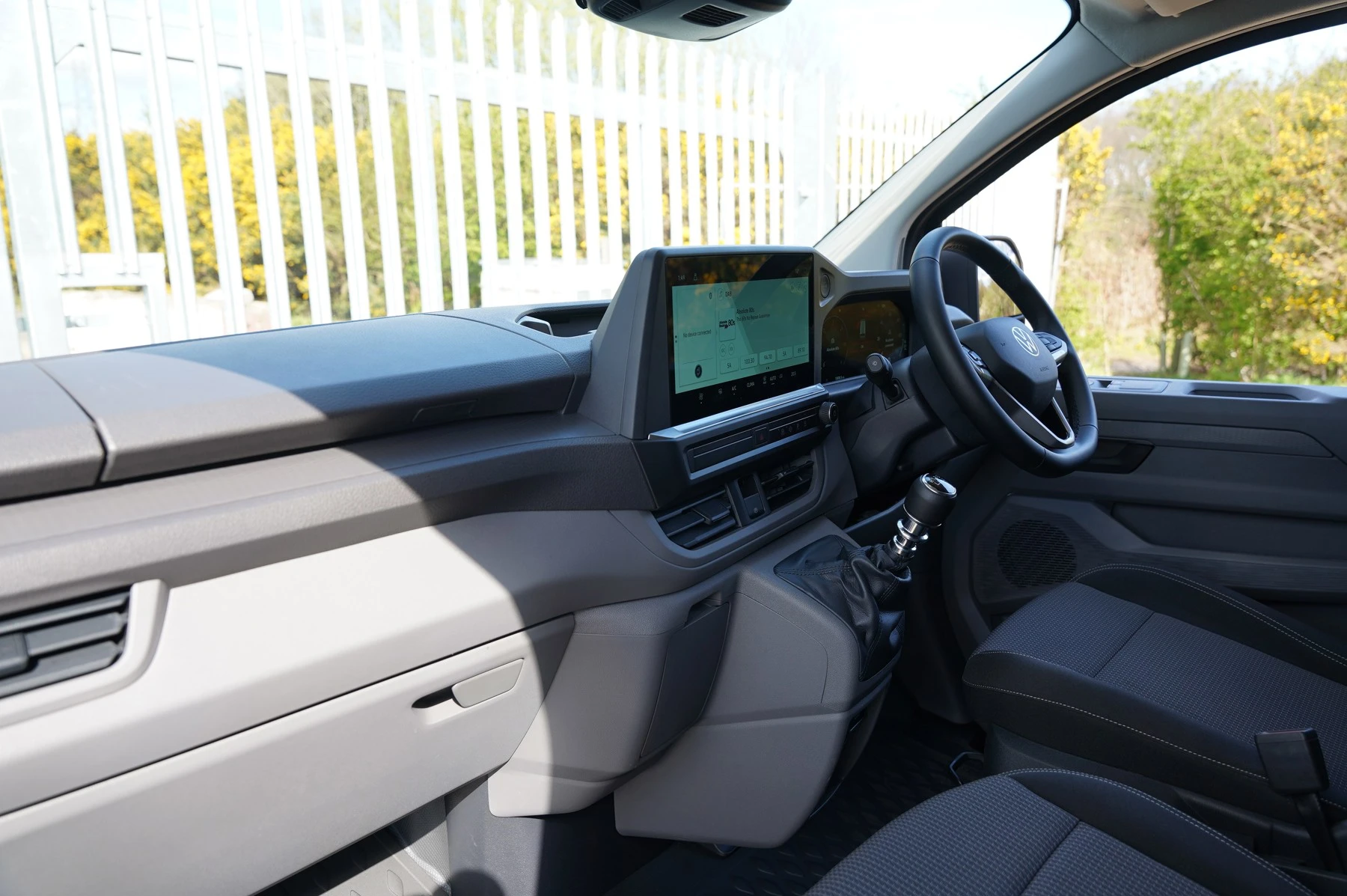 Volkswagen-Transporter-image-1