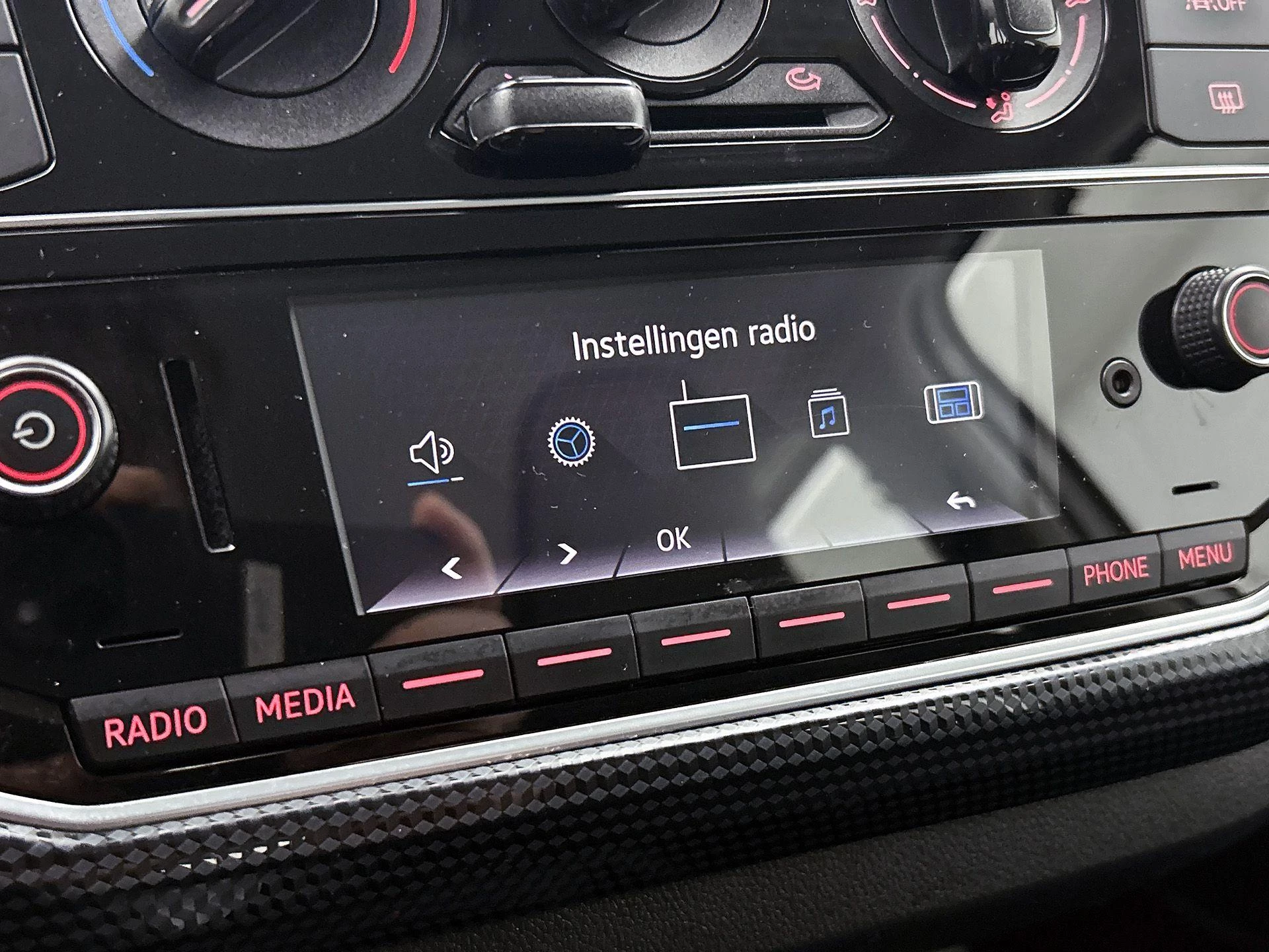 Volkswagen-up!-image-26