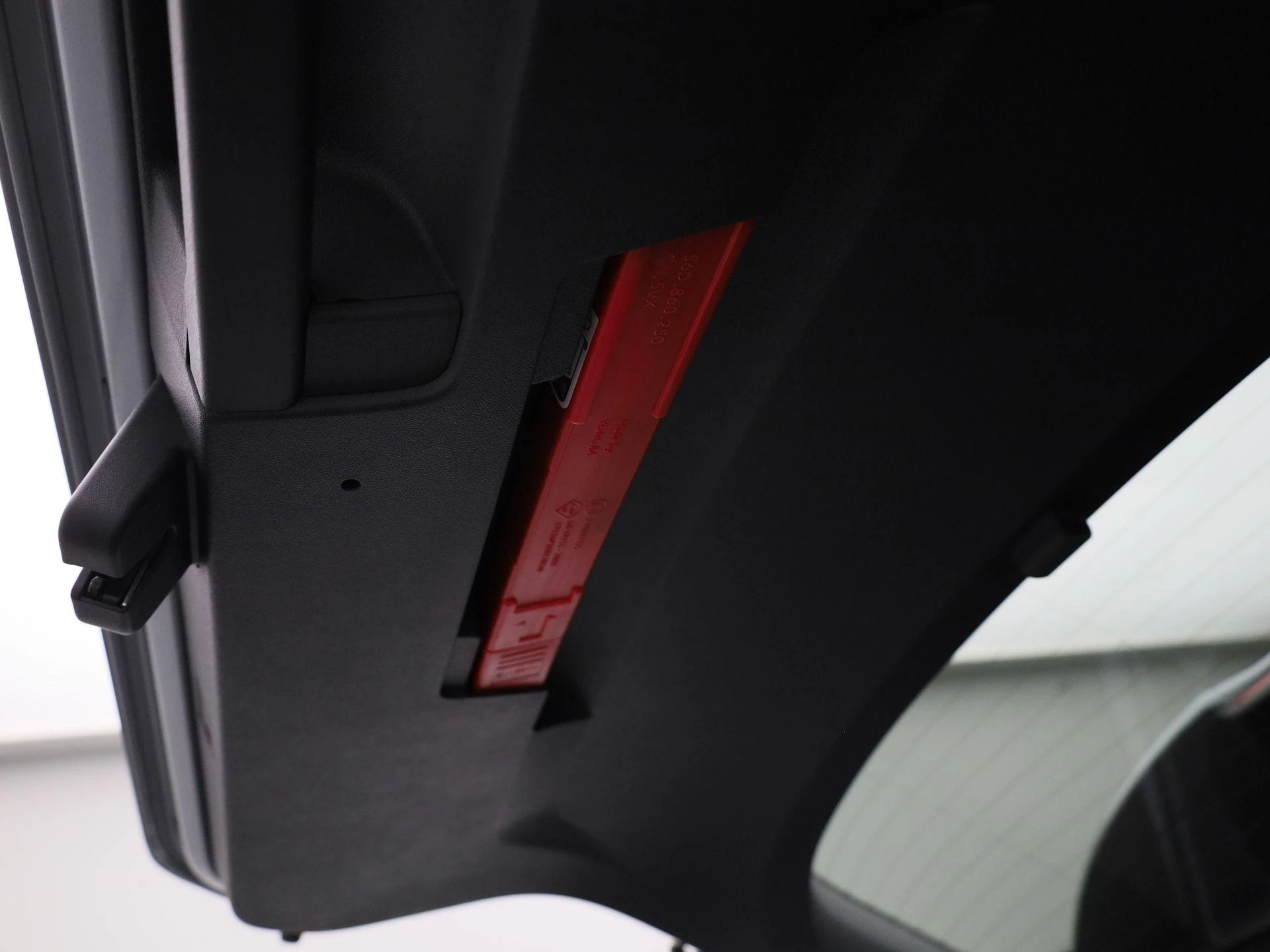 Volkswagen-Tiguan-image-12