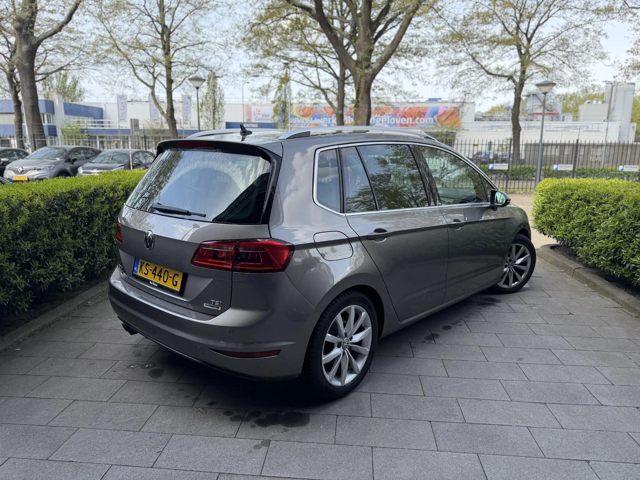 Volkswagen-Golf Sportsvan-image-1