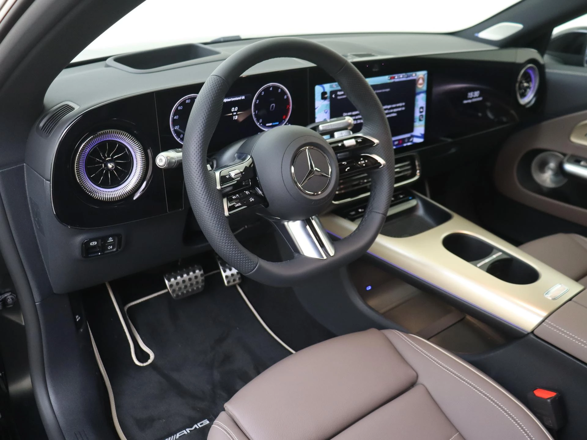 Mercedes-Benz CLA 200 AMG Line