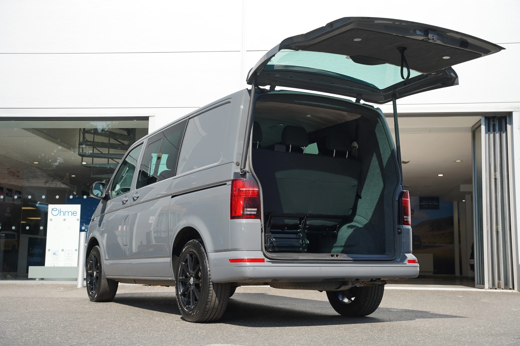 Volkswagen-Transporter-image-24