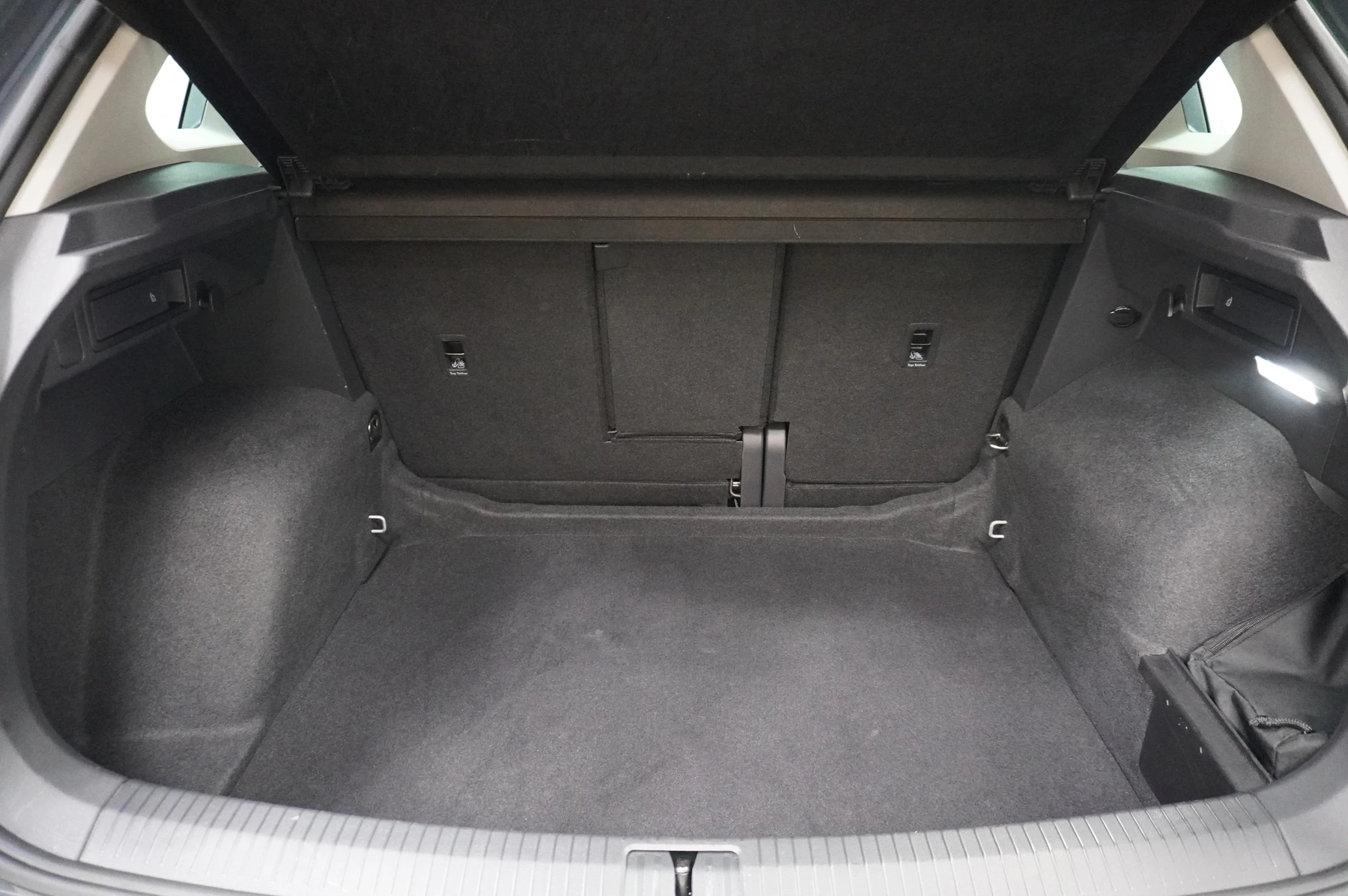 Volkswagen-Tiguan-image-16