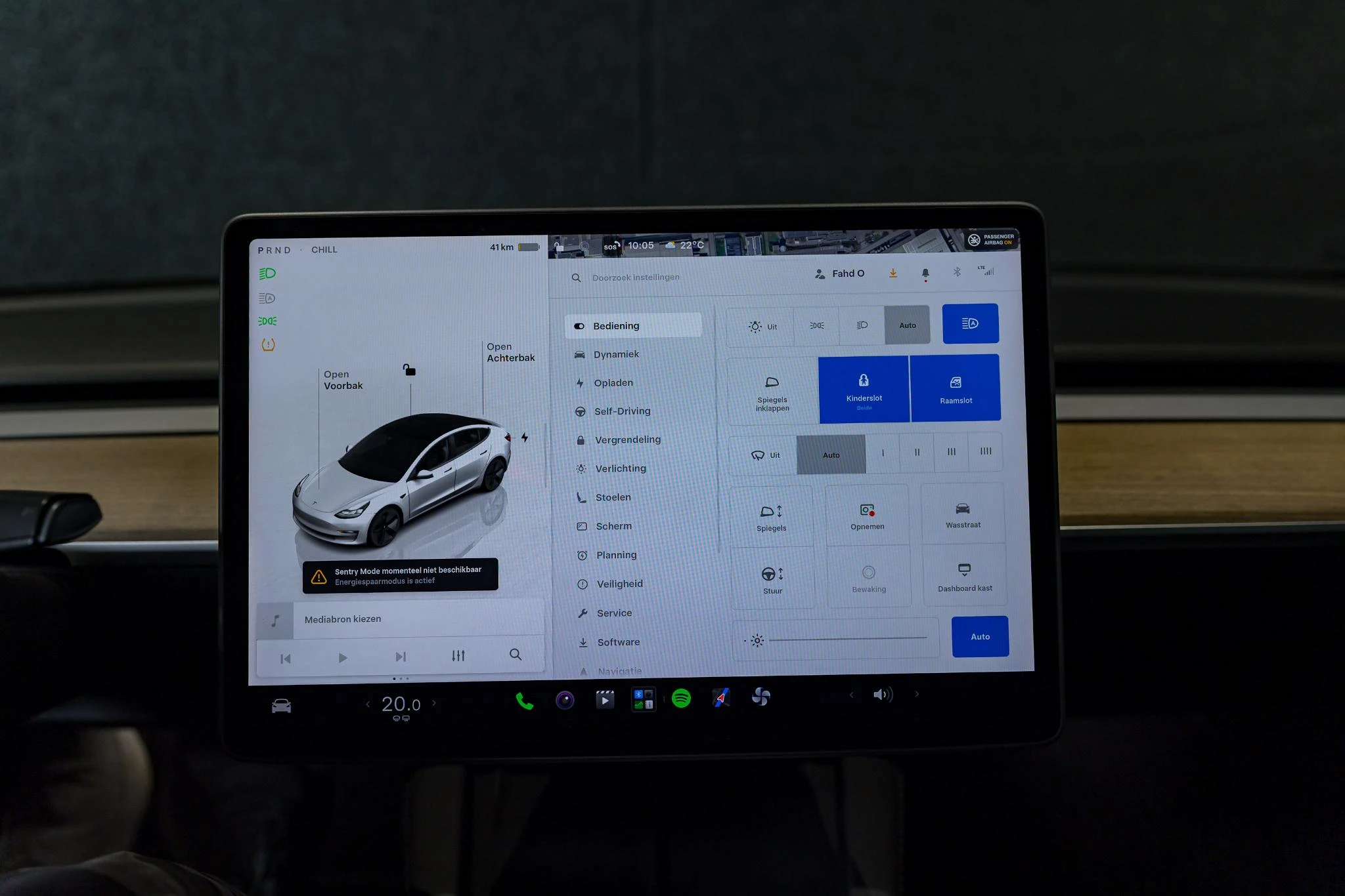 Tesla-Model 3-image-28