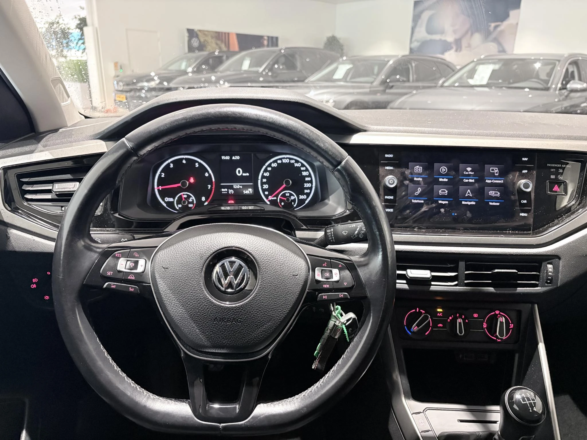 Volkswagen-Polo-image-16