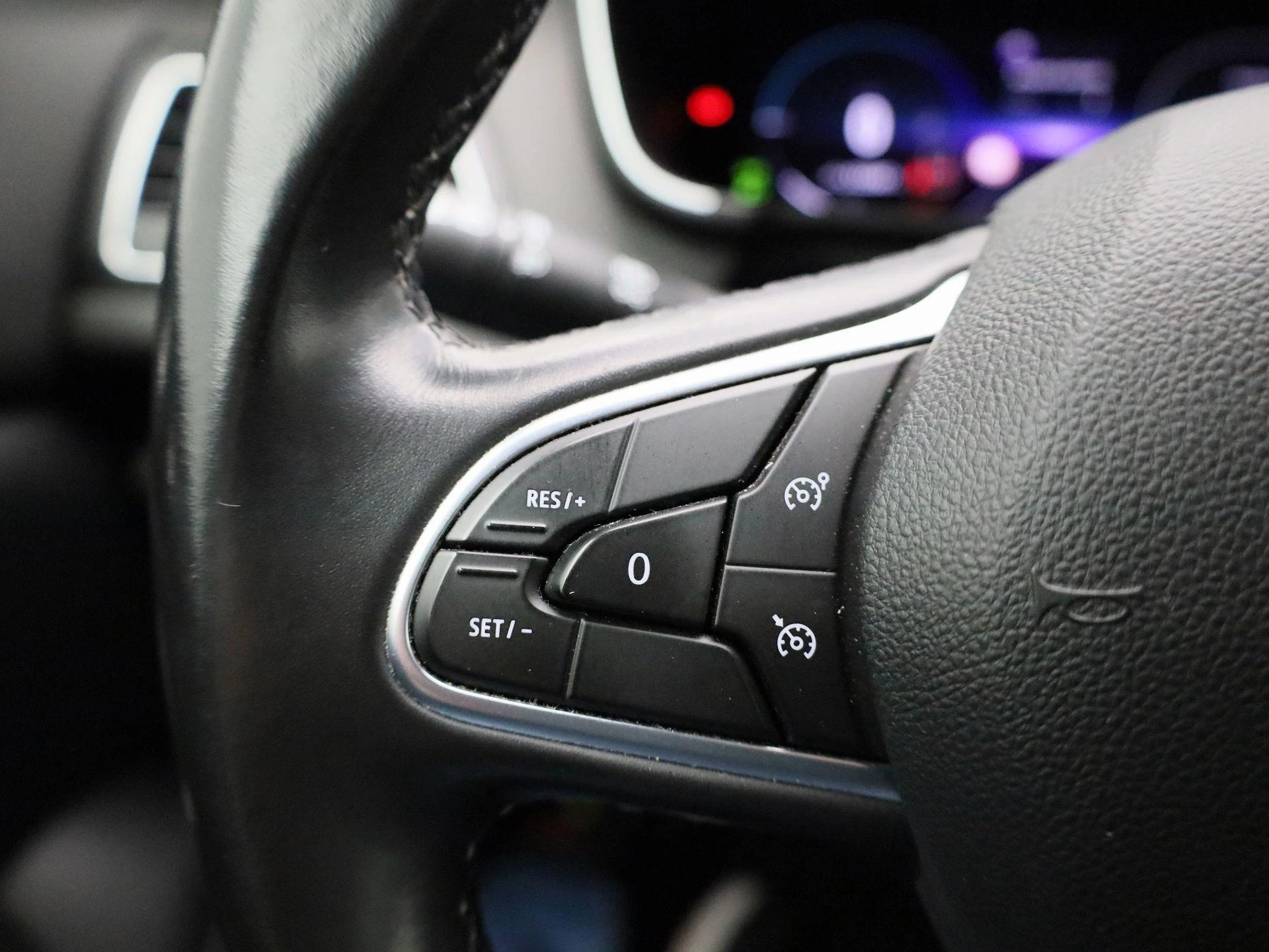Renault-Megane E-Tech-image-18