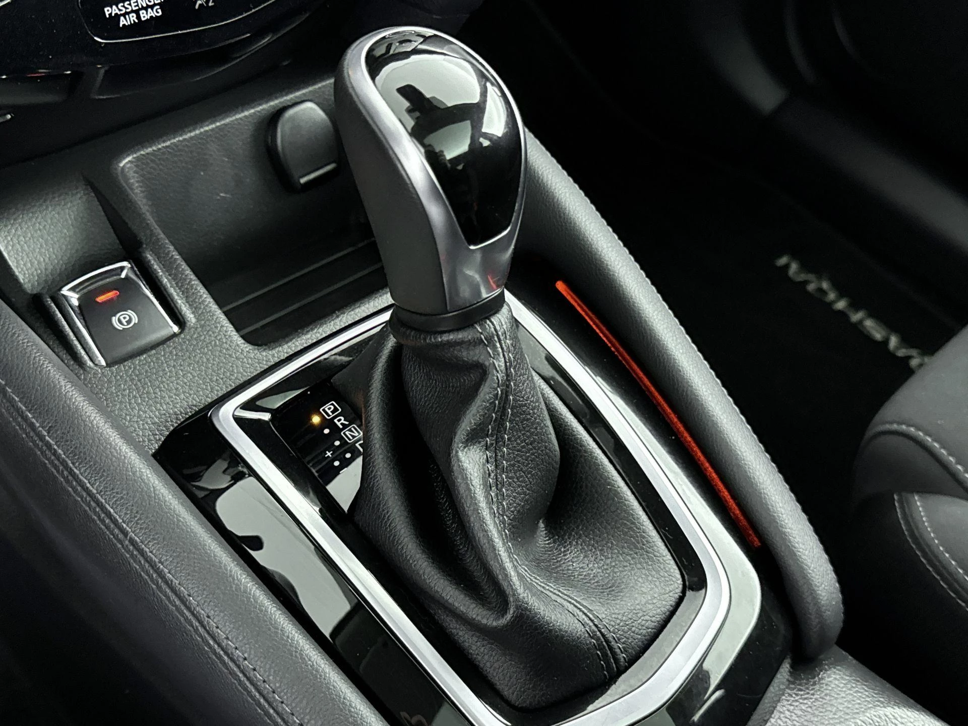 Nissan-QASHQAI-image-8