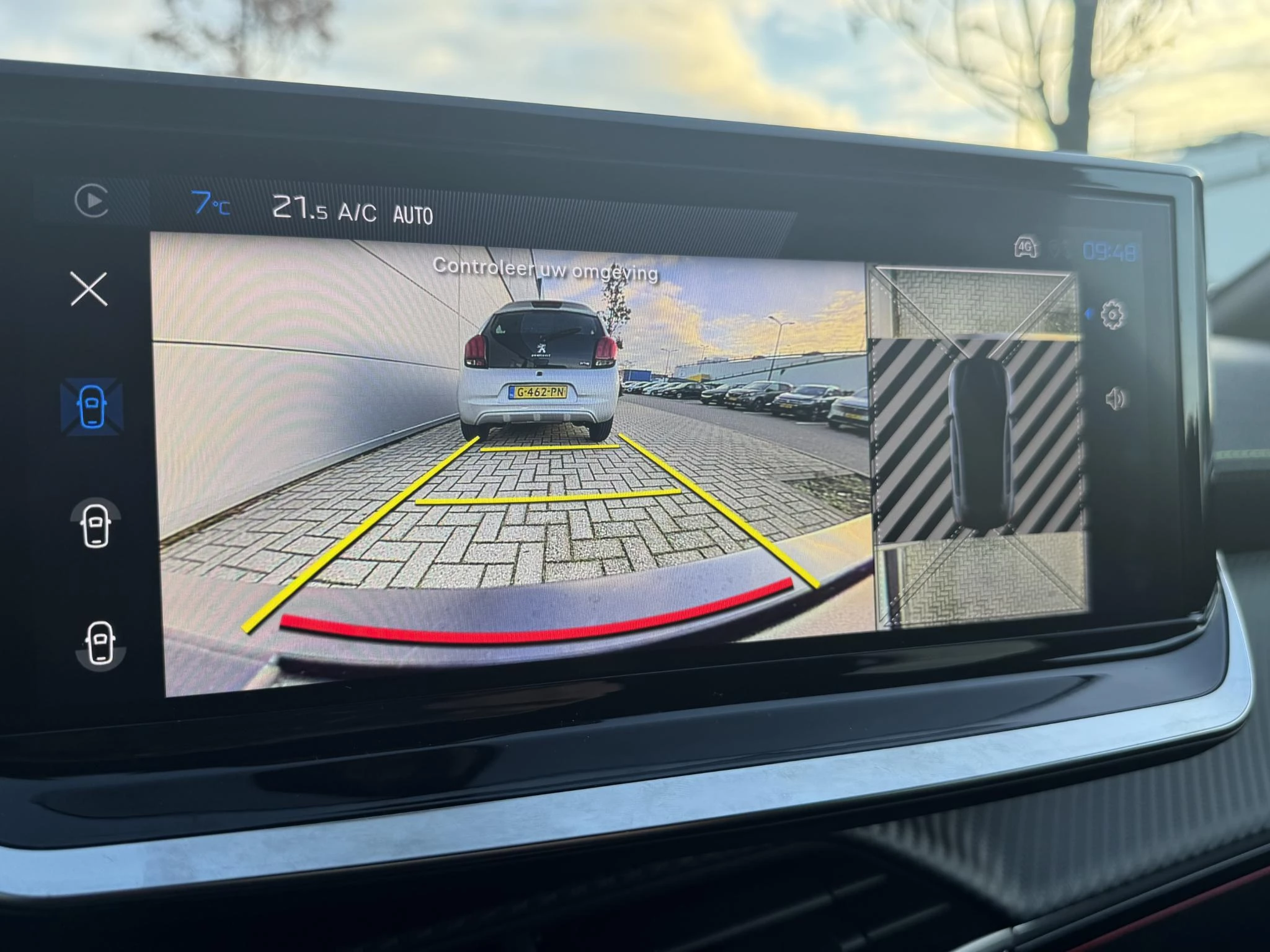 Peugeot-e-208-image-26