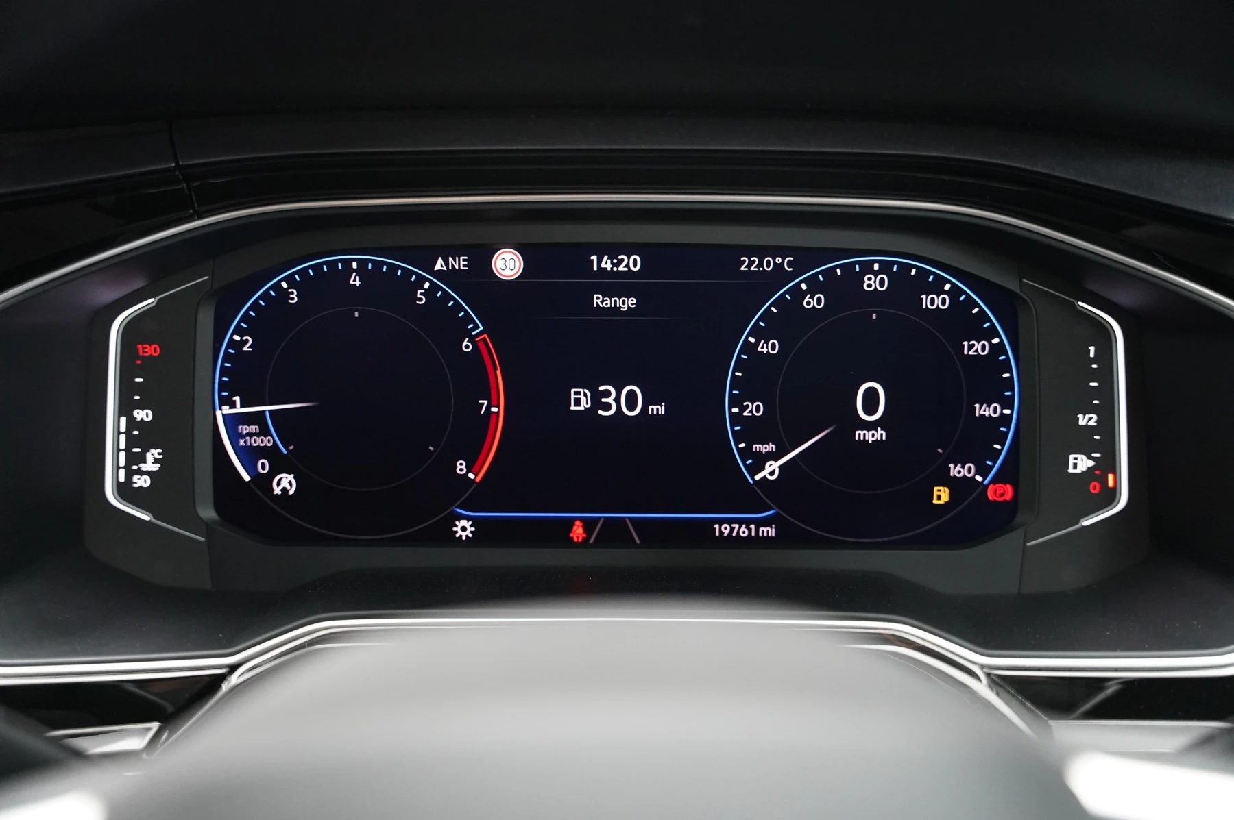 Volkswagen-Polo-image-7