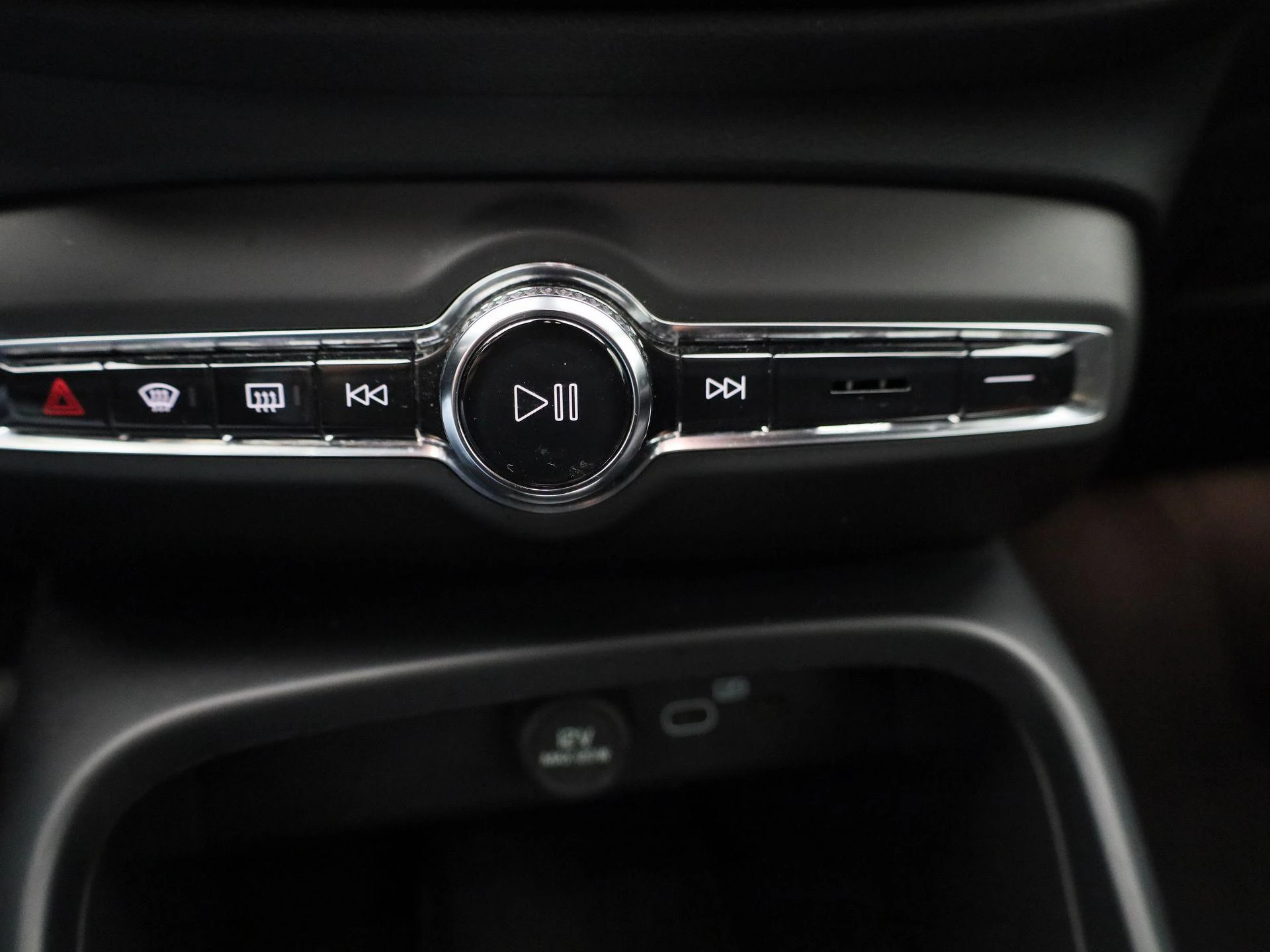 Volvo-XC40-image-20