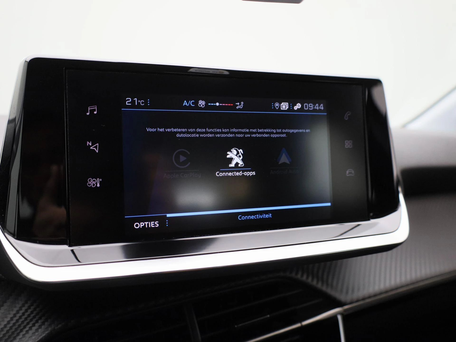 Peugeot-208-image-22