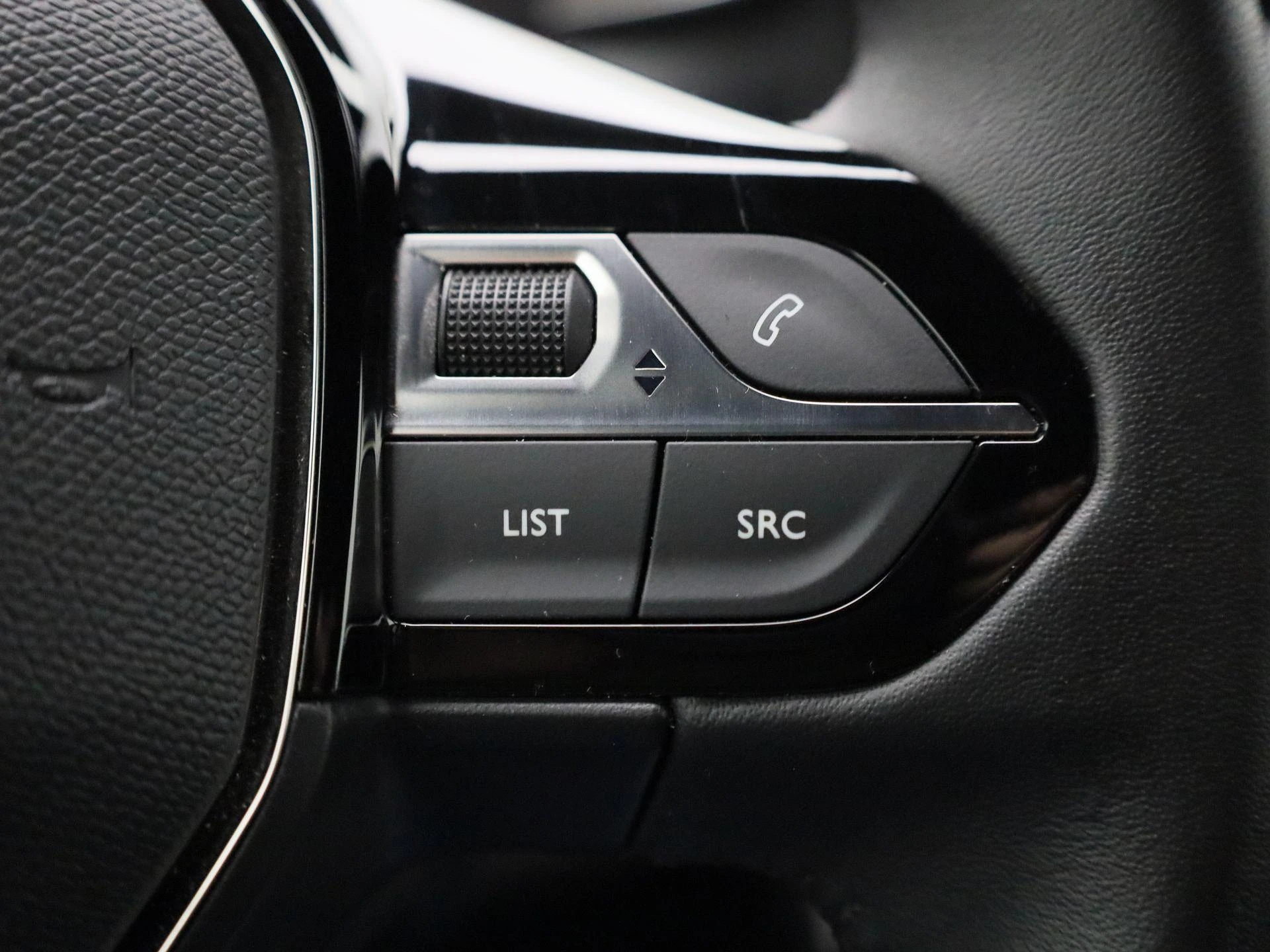 Peugeot-2008-image-14